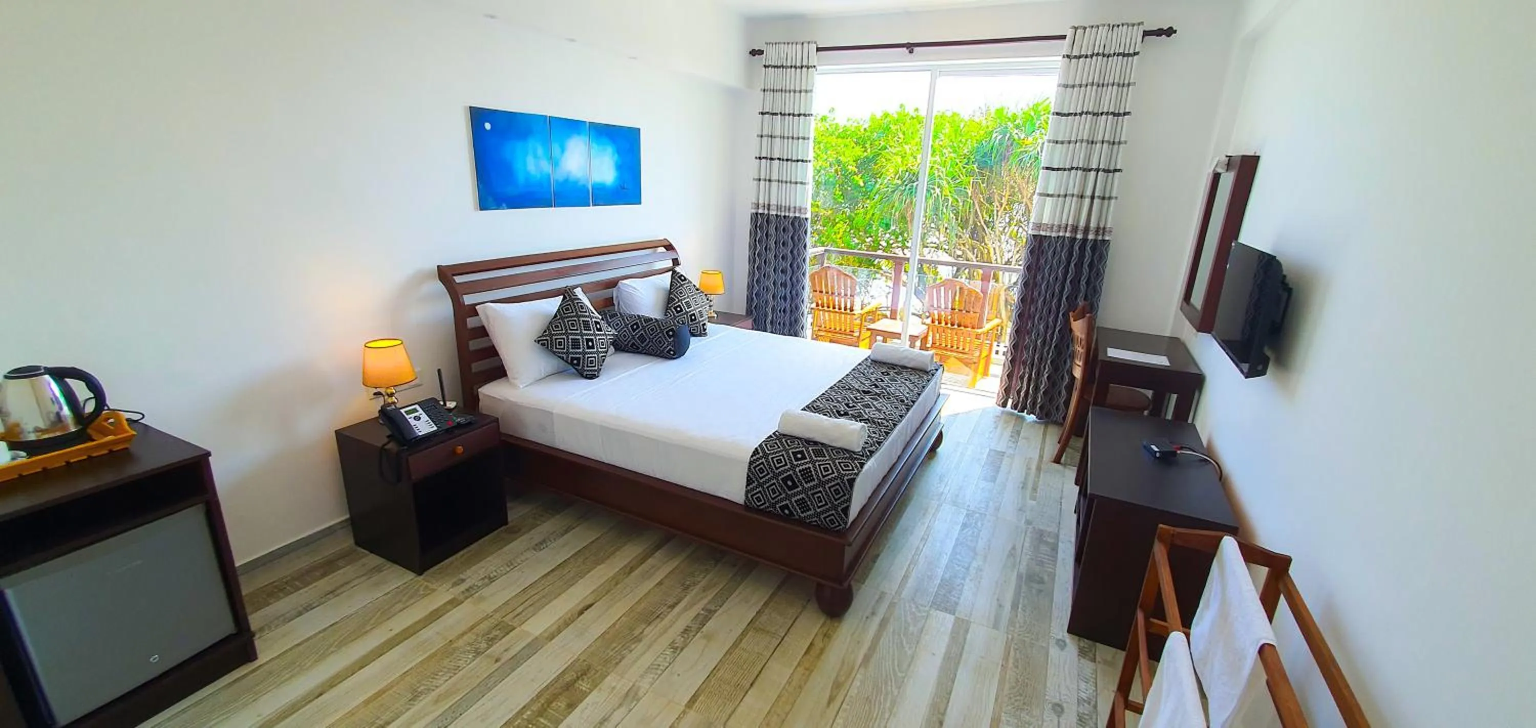 Deluxe Double Room with Balcony - single occupancy in ARA Beach Resort Mirissa