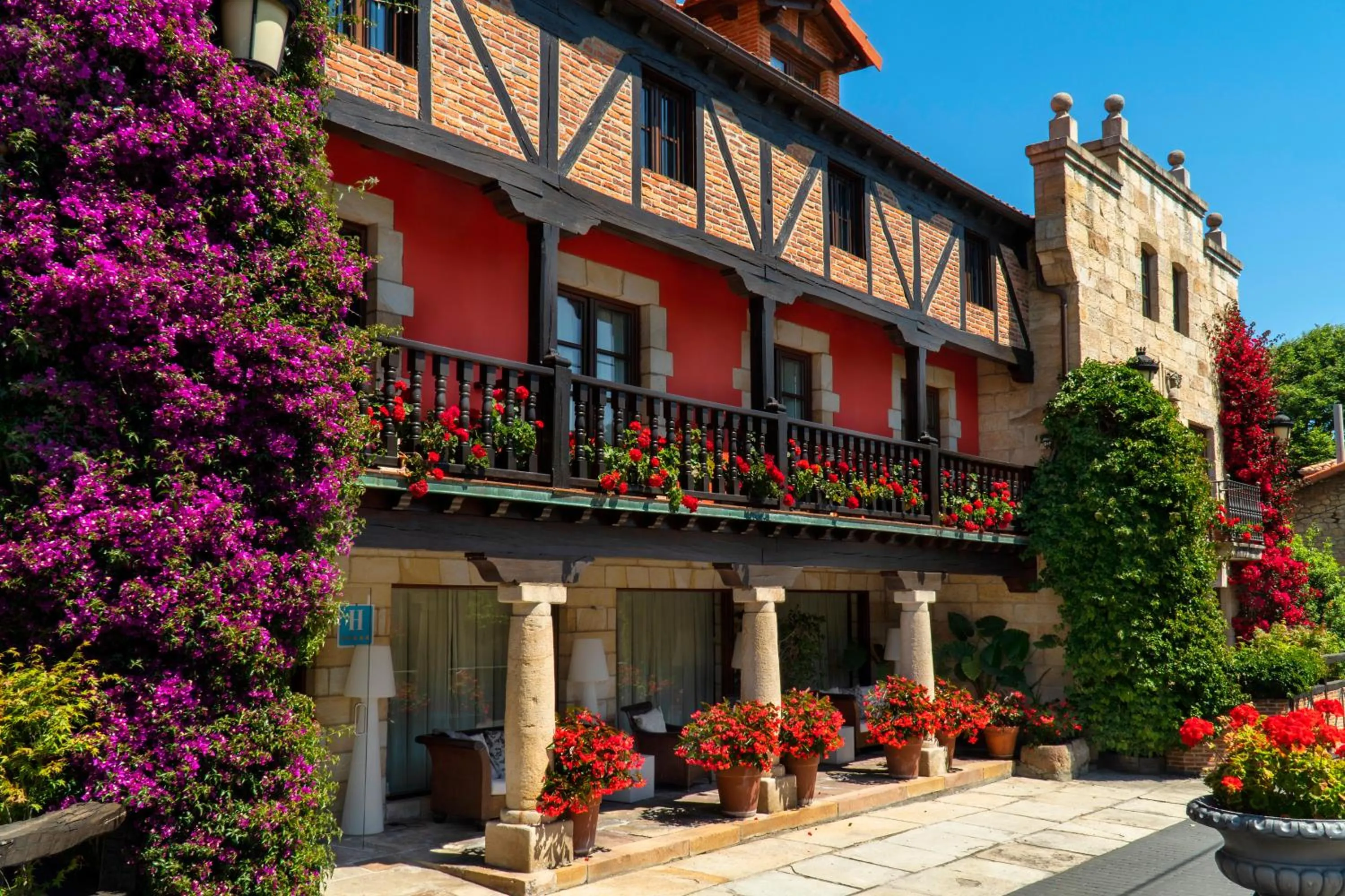 Property building in Costa Esmeralda Suites