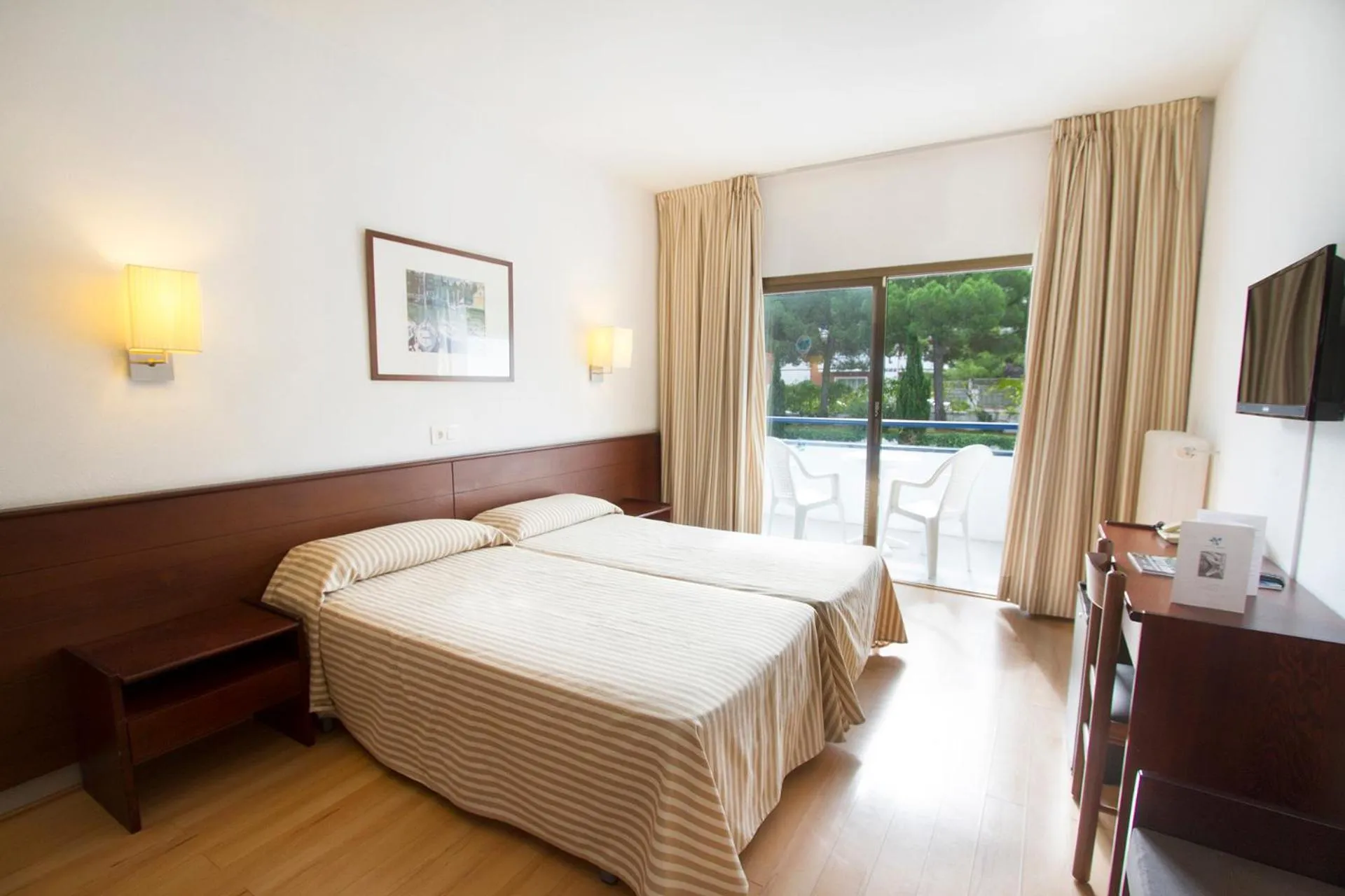 Triple Room (3 Adults) in Hotel Gran Garbi & AquaSplash