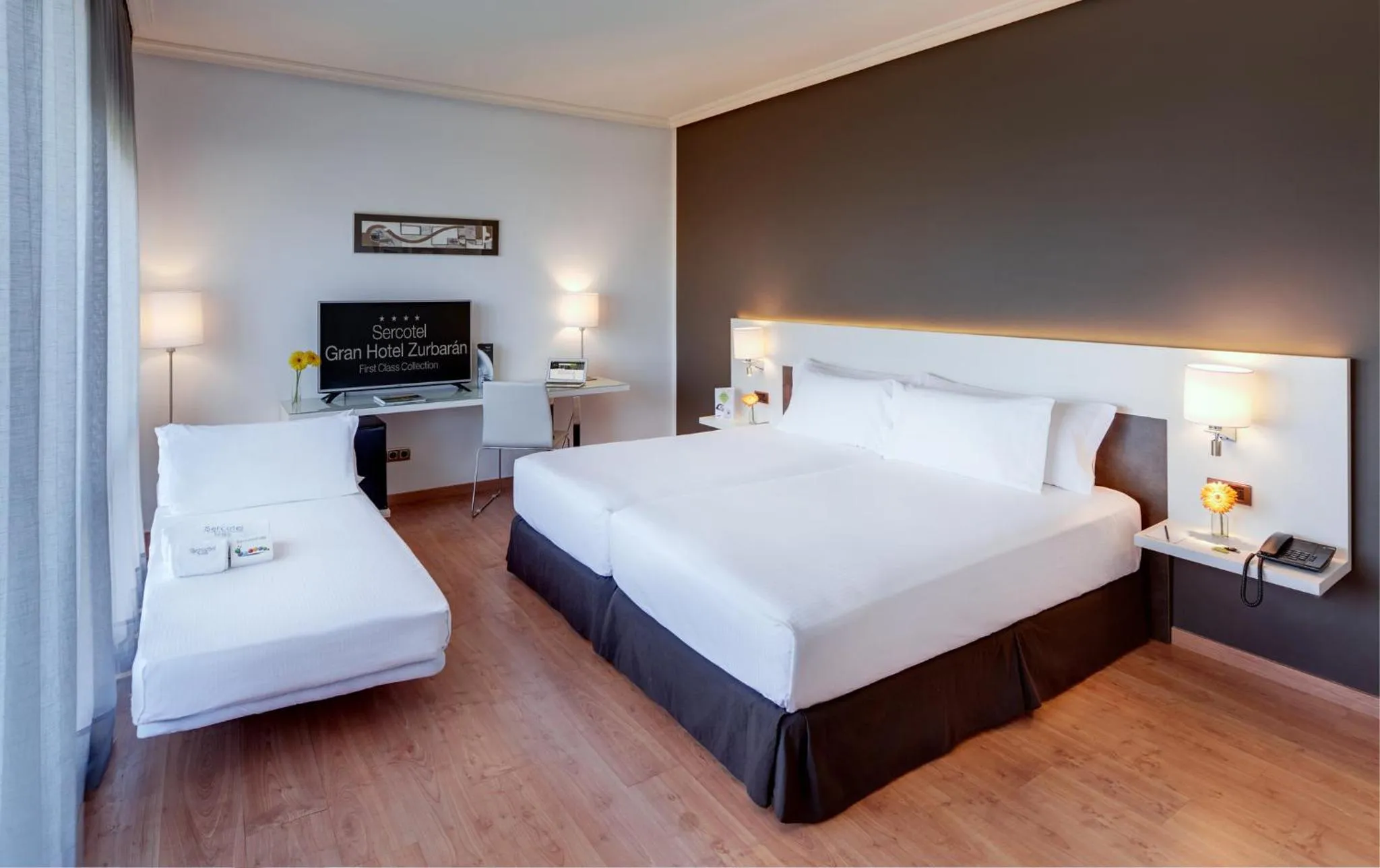  Twin Room with extra bed in Sercotel Gran Hotel Zurbarán