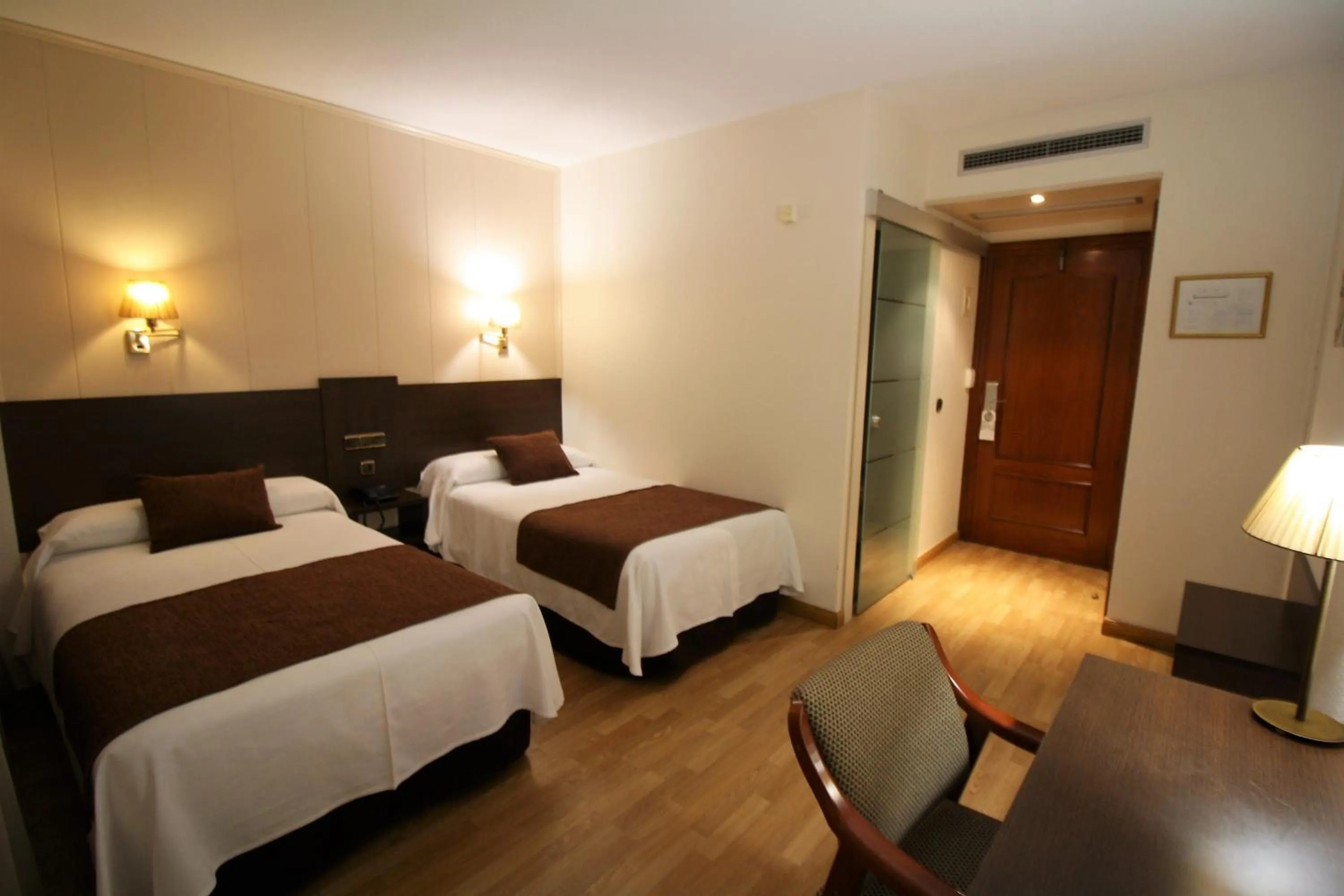 Economy Twin Room in Hotel Mozárbez Salamanca