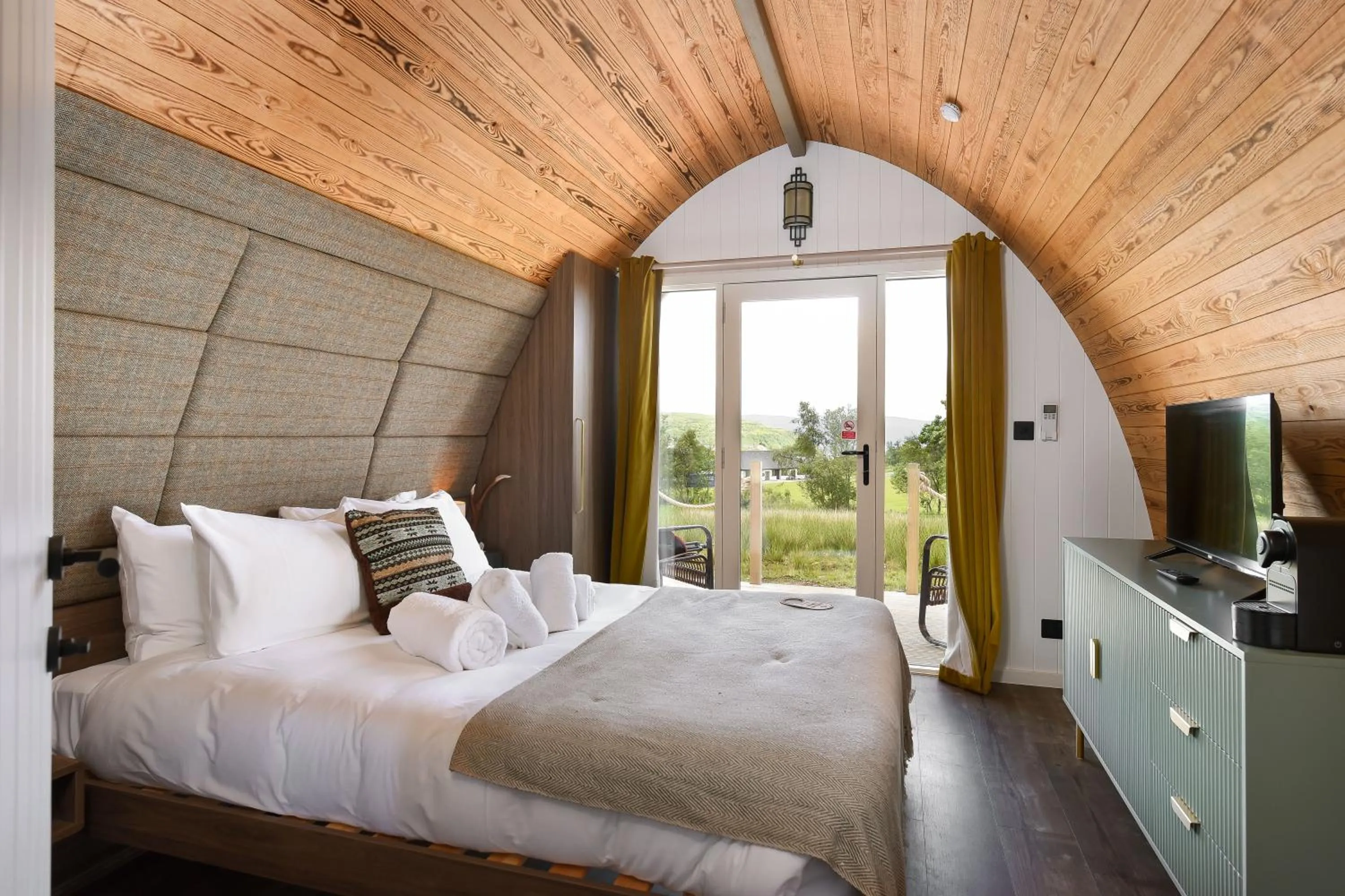 Cabin in Bracken Hide Hotel