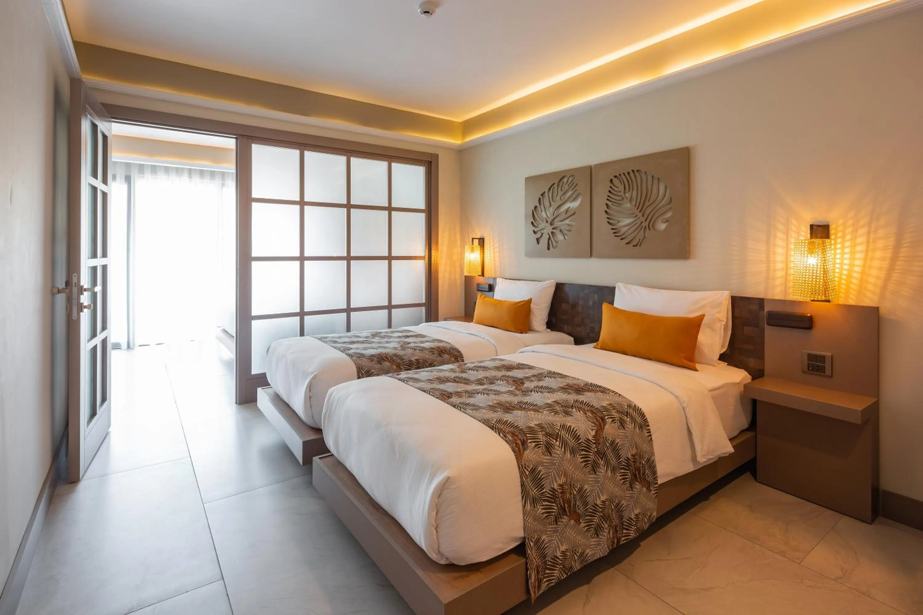 Family Deluxe Room with Pool Access in Tuana Hotels Casa Del Sol