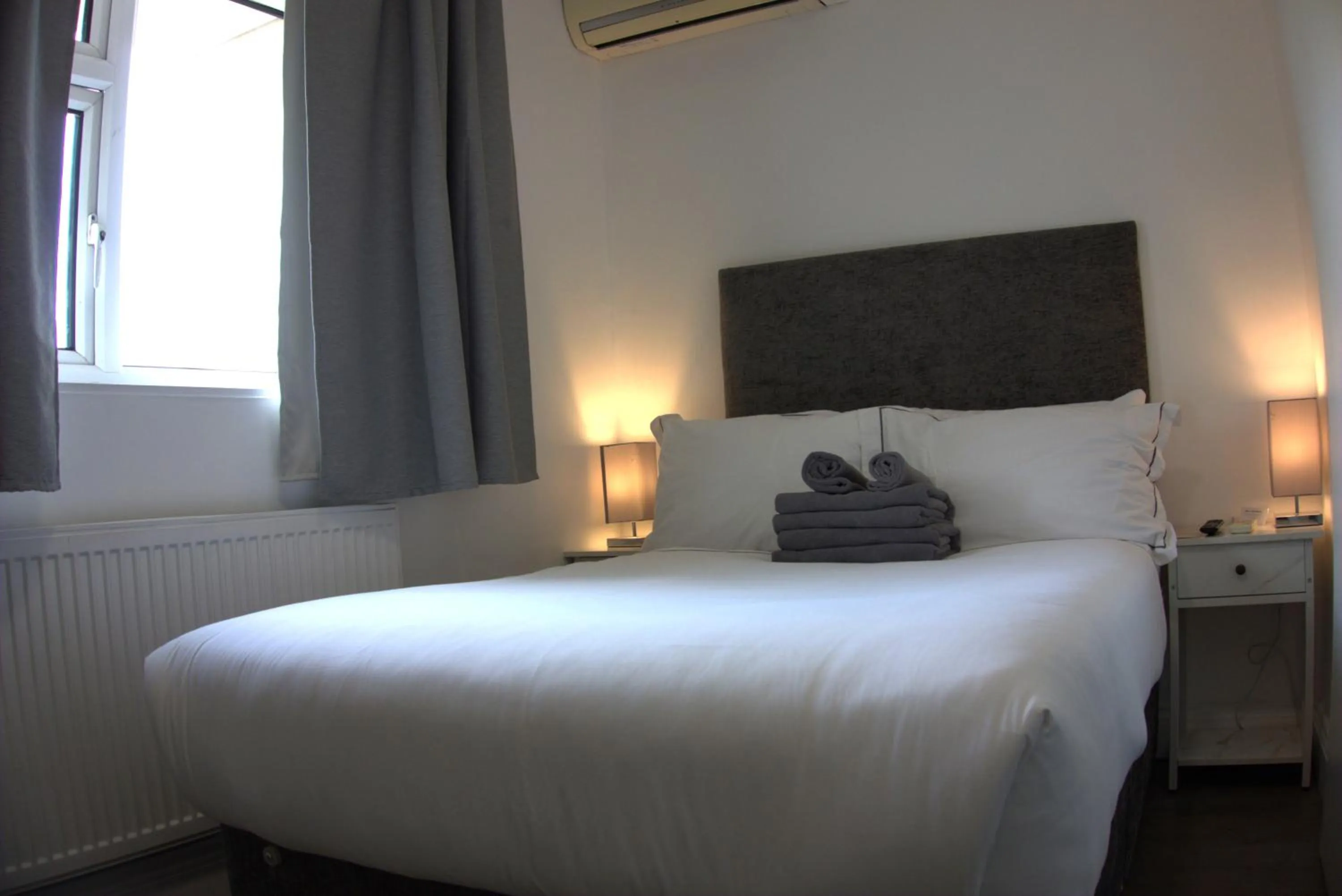 Micro Double with Wembley View in Abbey Point Hotel