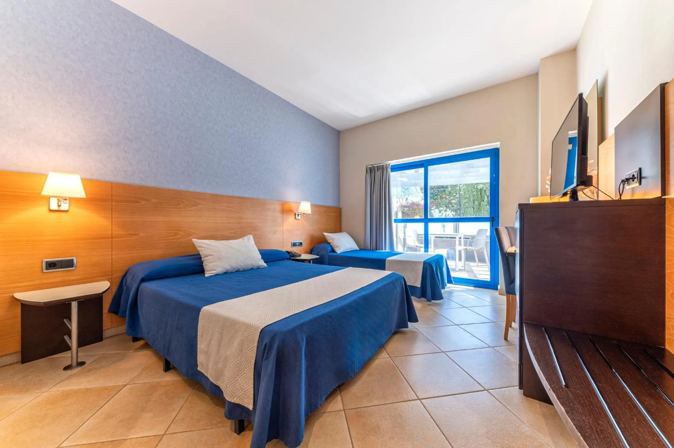 Twin Room in Hotel Rober Palas