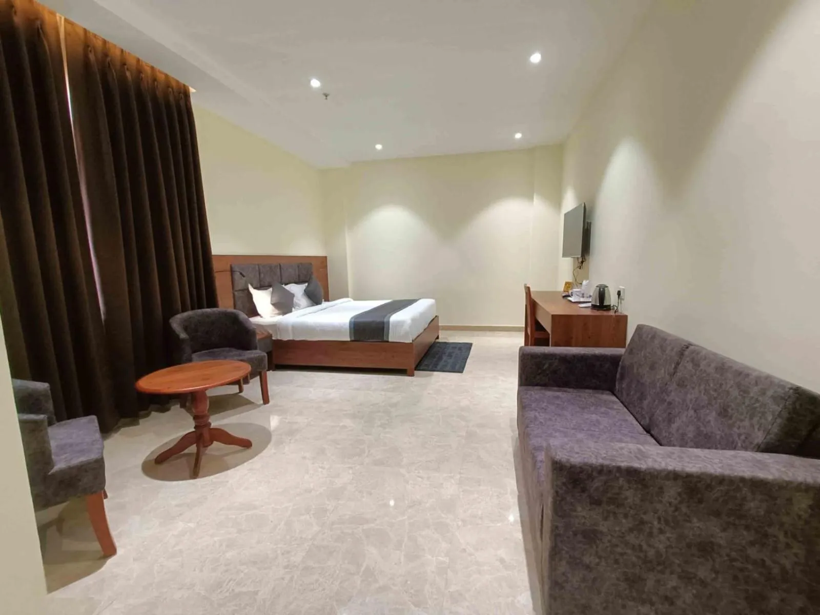 King Room - single occupancy in HOTEL GOLDEN ORCHID