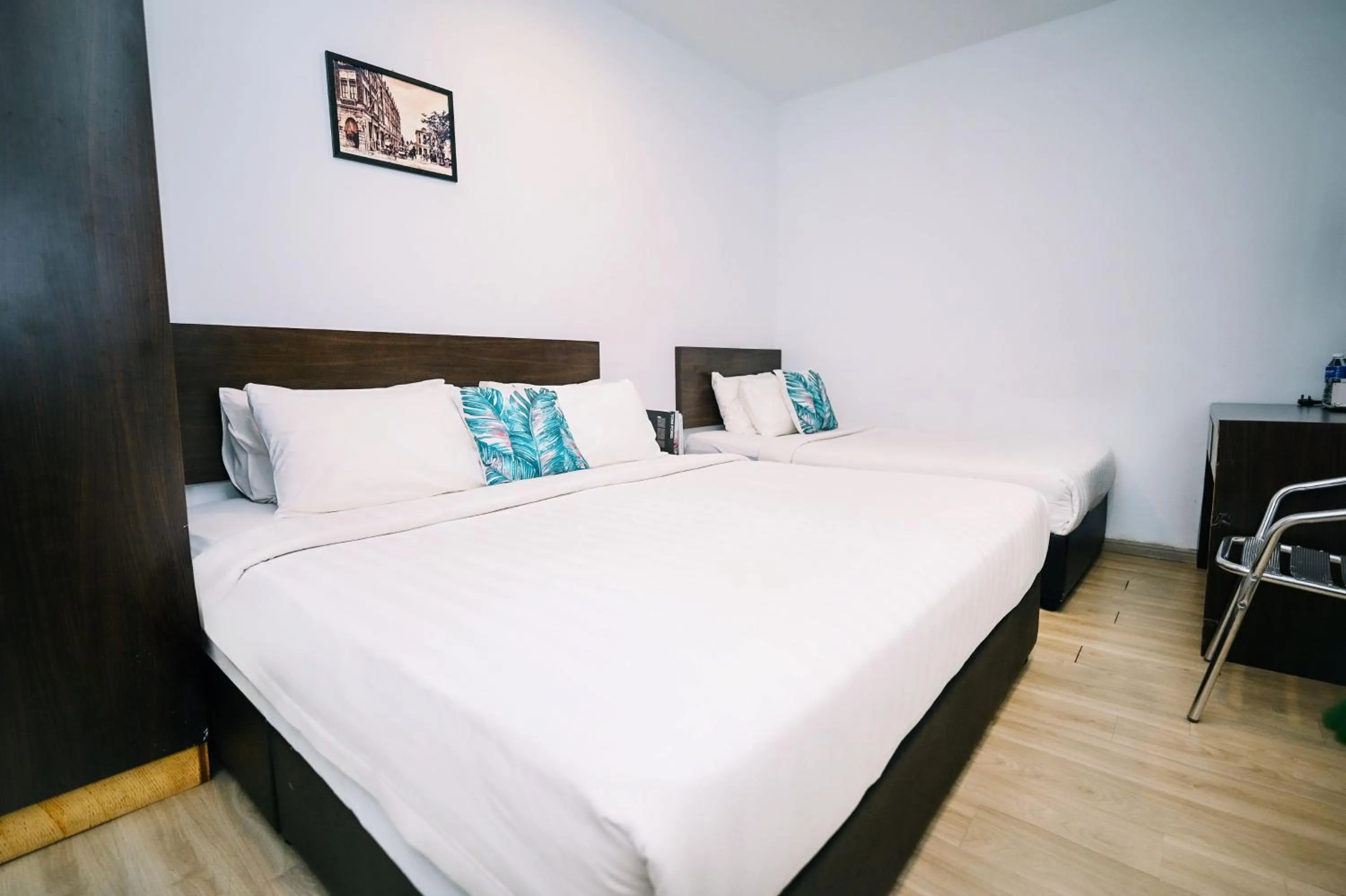Standard Triple Room in Swing & Pillows - Dataran Merdeka Kuala Lumpur