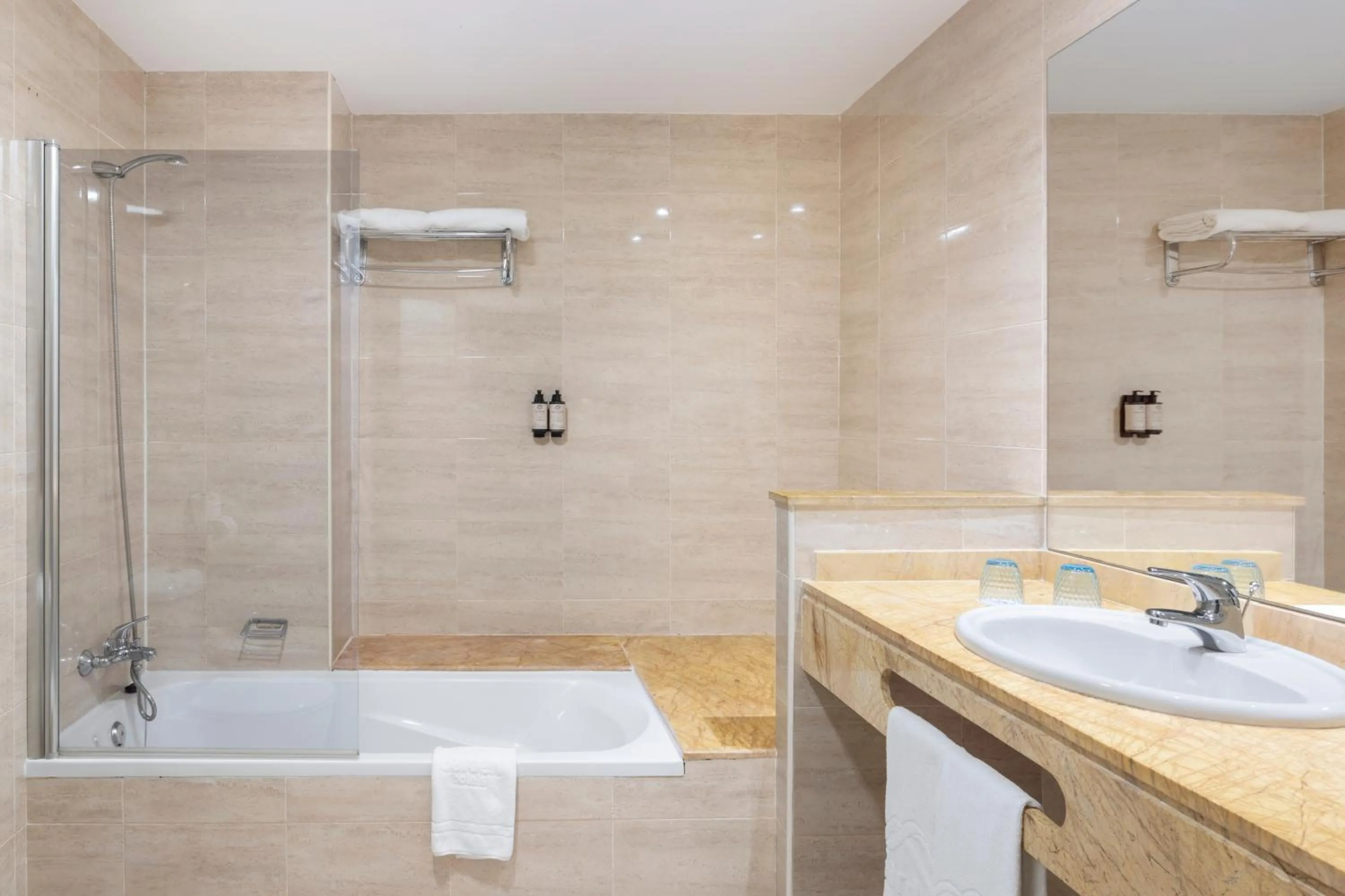 Deluxe Room with Sea View and Hot Tub in Garden Playanatural - Adults Only