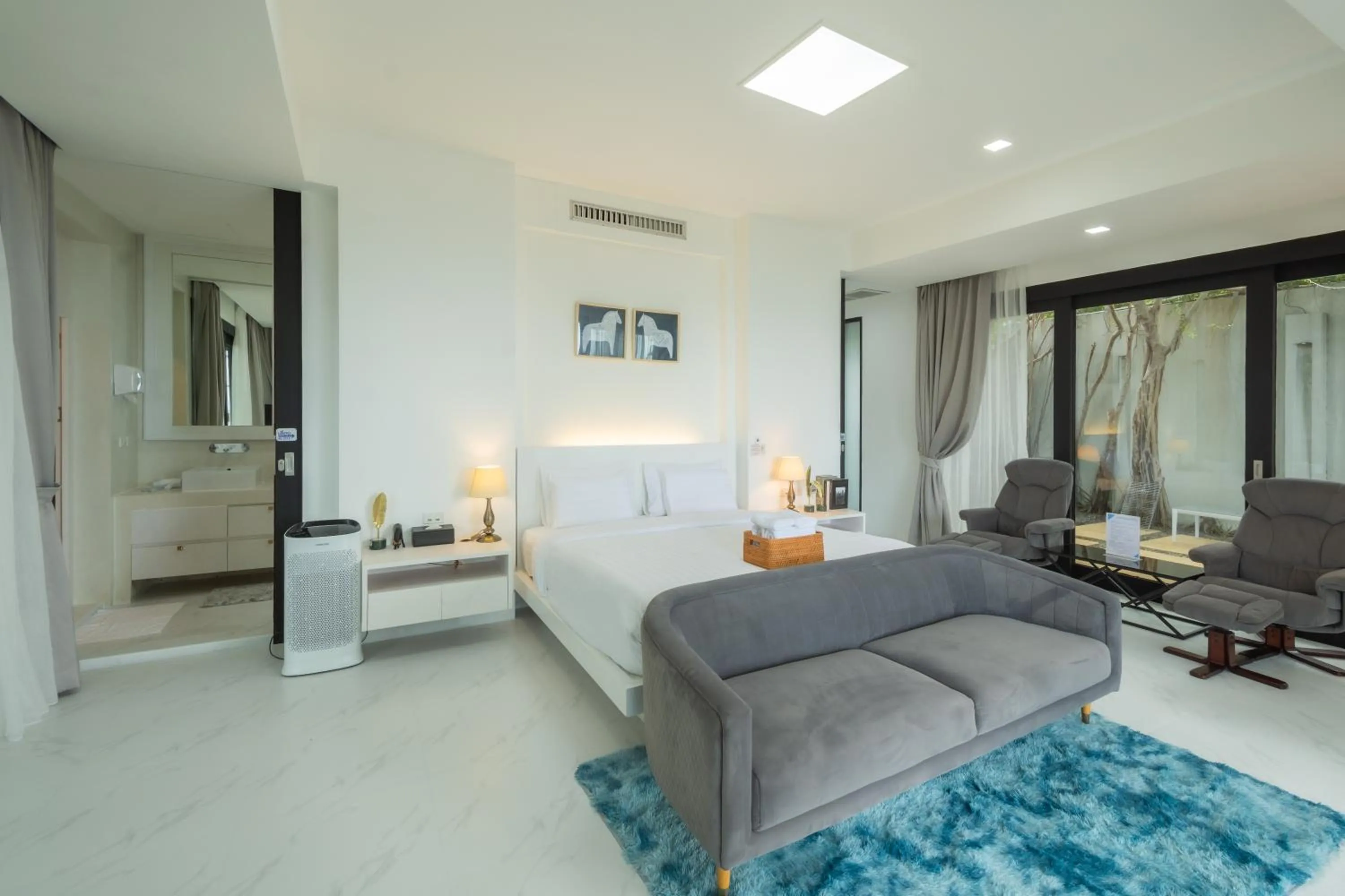 Deluxe Suite with Sea View in Bluemango Pool Villa & Resort Koh Samui