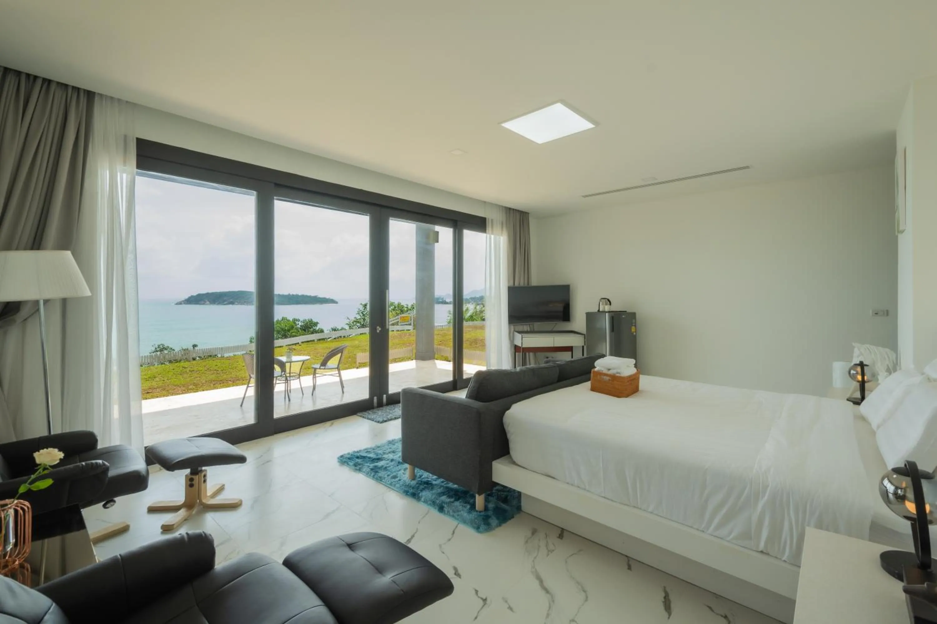 Deluxe King Suite in Bluemango Pool Villa & Resort Koh Samui