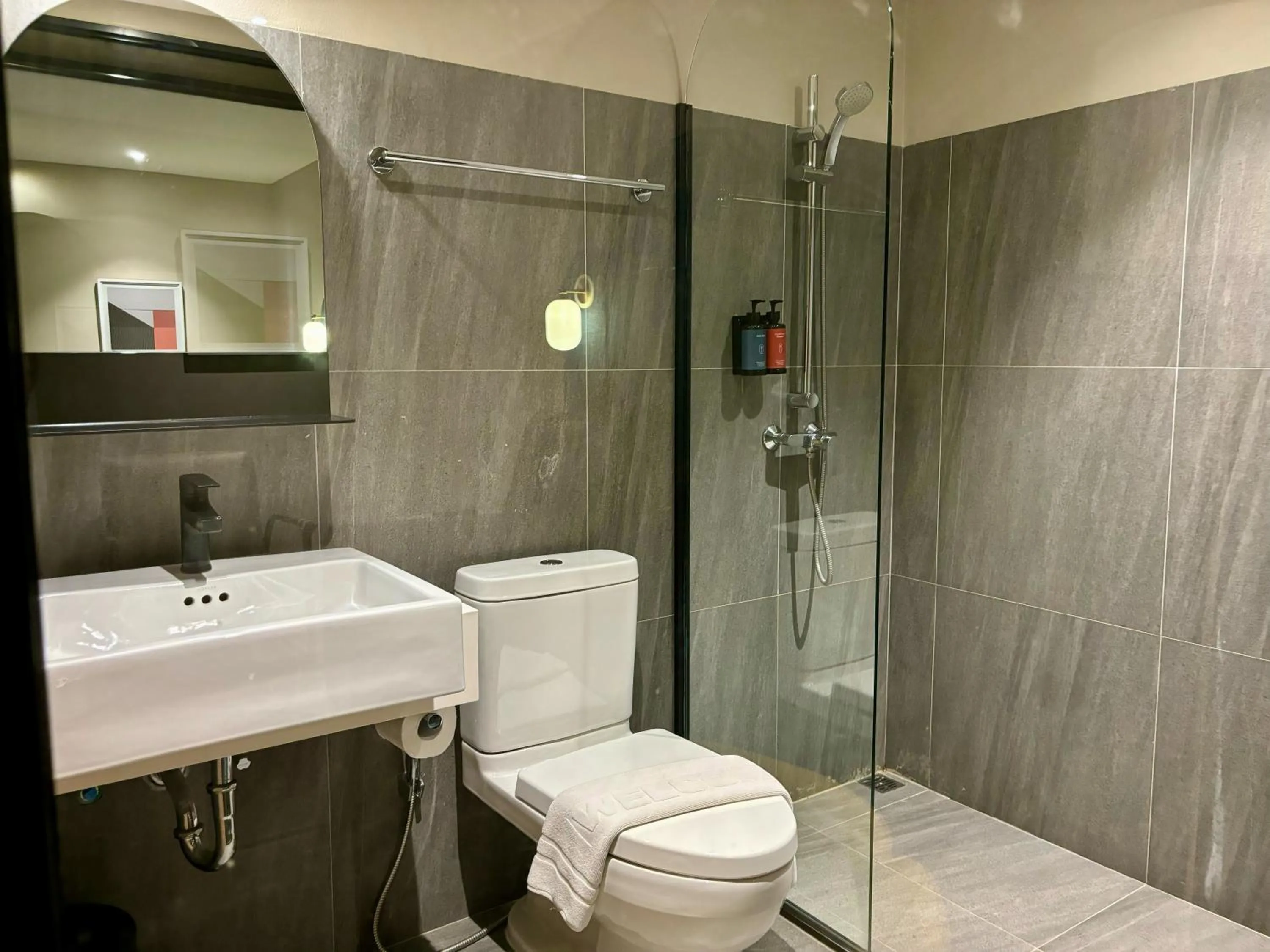 Deluxe Double Studio - single occupancy in Benjarong Hotel Bangkok Ratchada