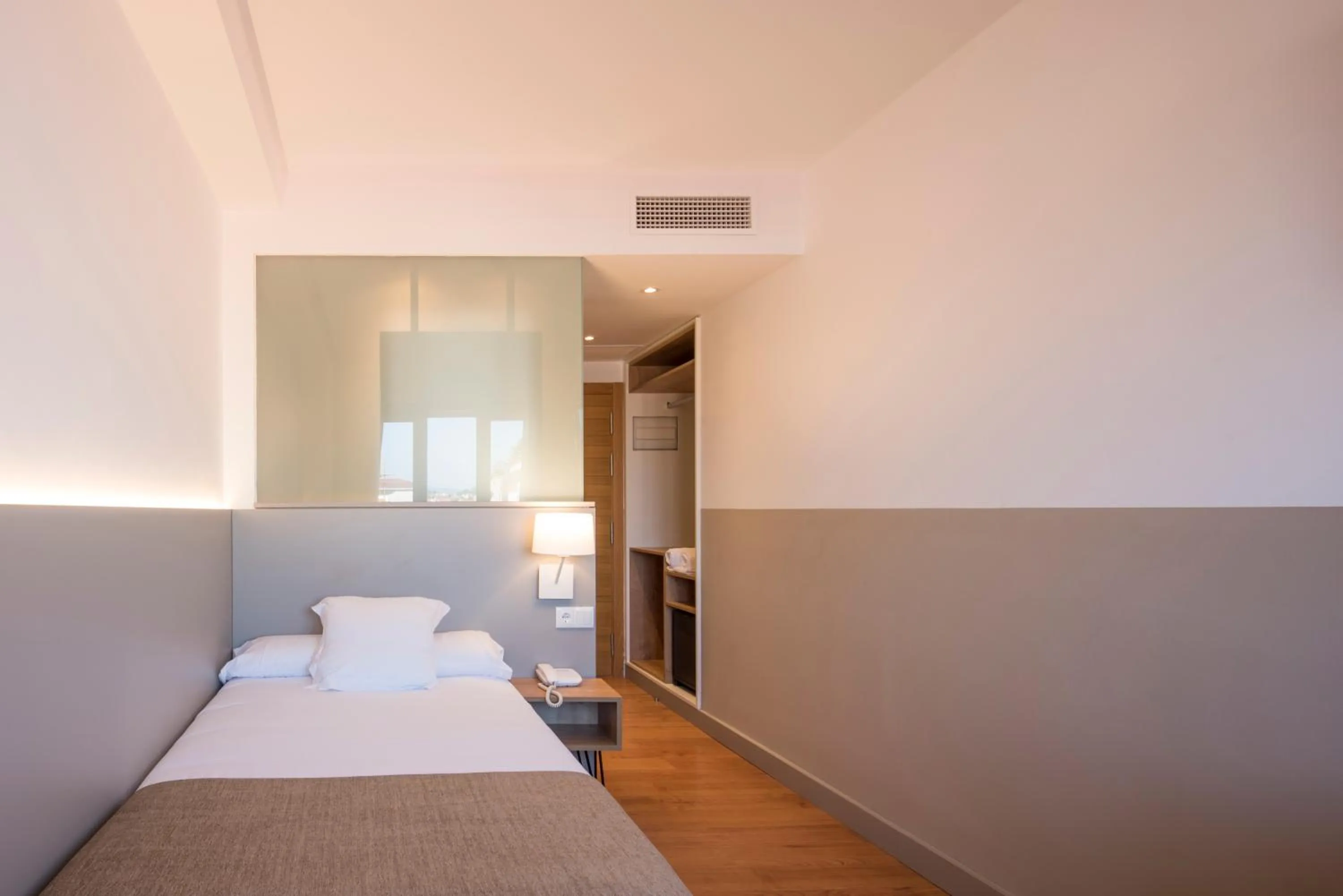 Single Room in Hotel Airiños 3*