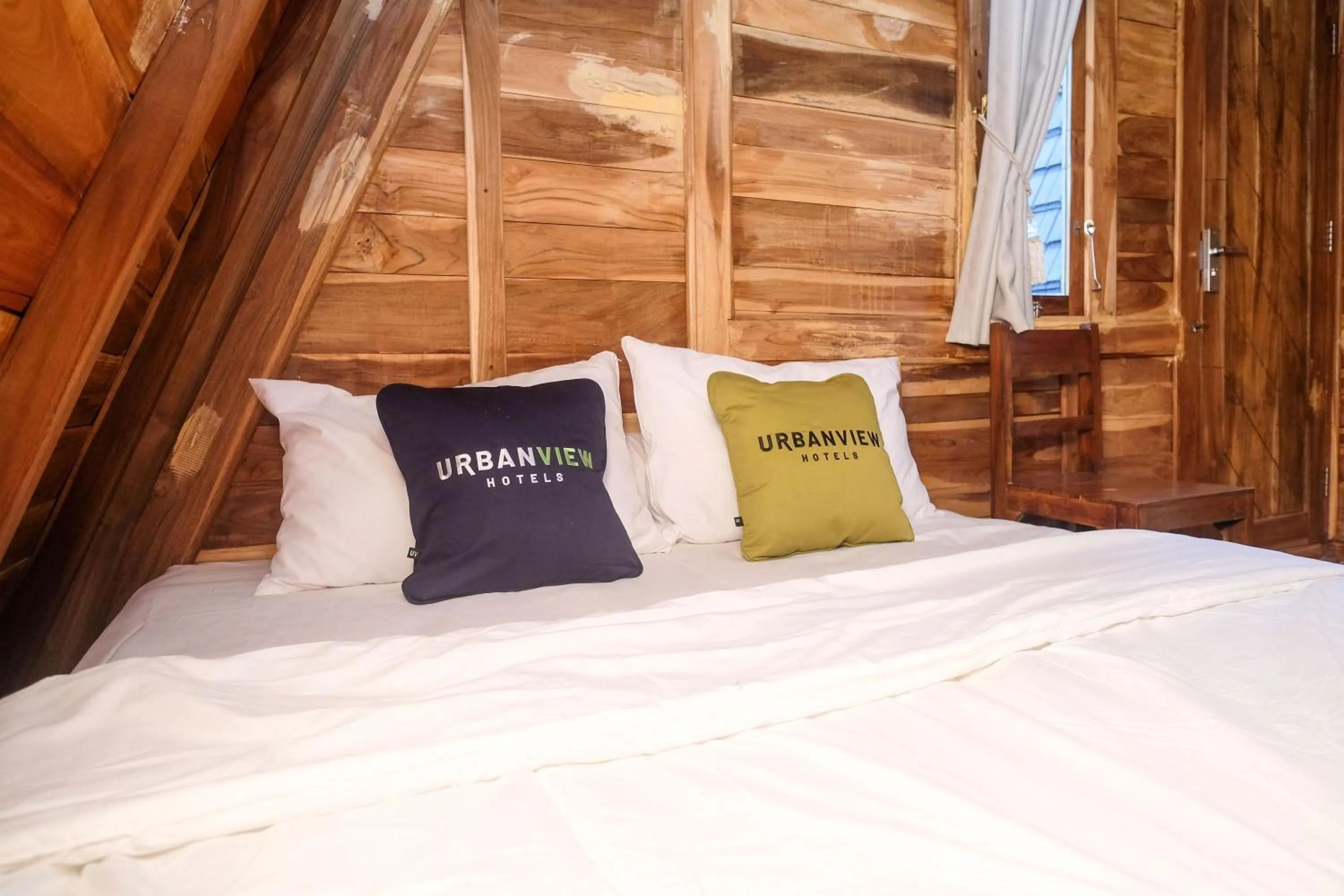 Deluxe Room in Urbanview Villa Kolopaking Kebumen by RedDoorz