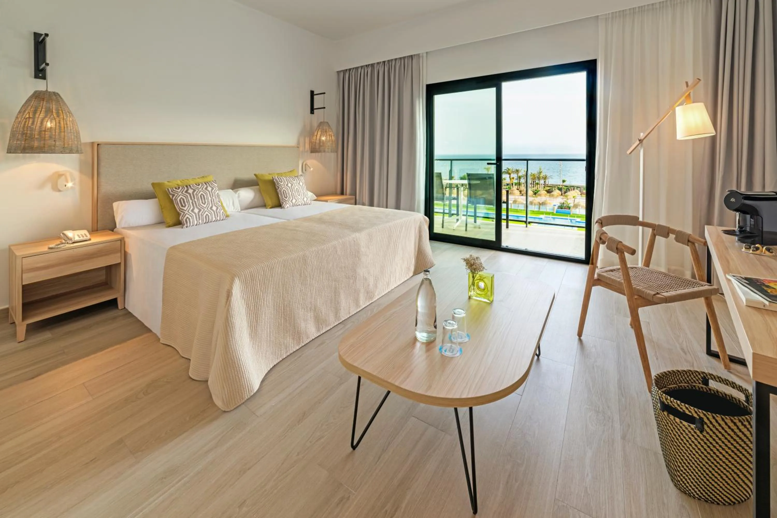 Exclusive Room with Sea View in Cabogata Beach Hotel