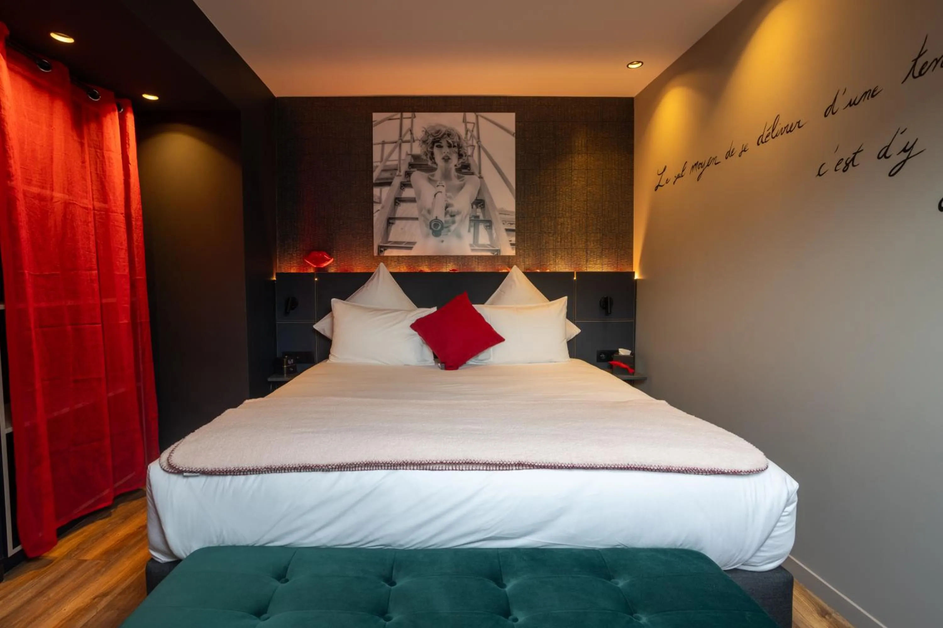 LOVE - Love Room in Miura