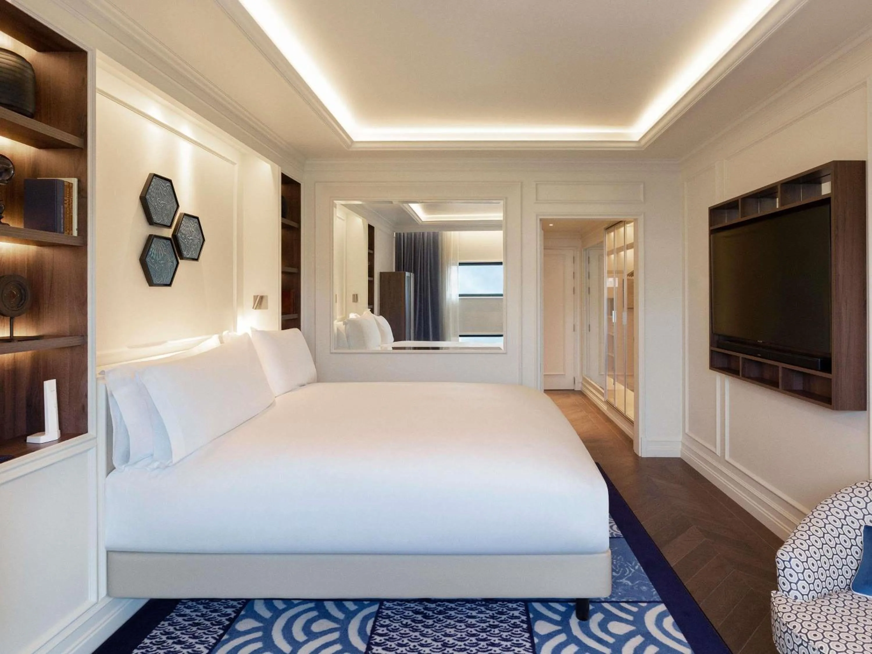 Luxury Double Room with Balcony and Garden View in Sofitel Barcelona Skipper