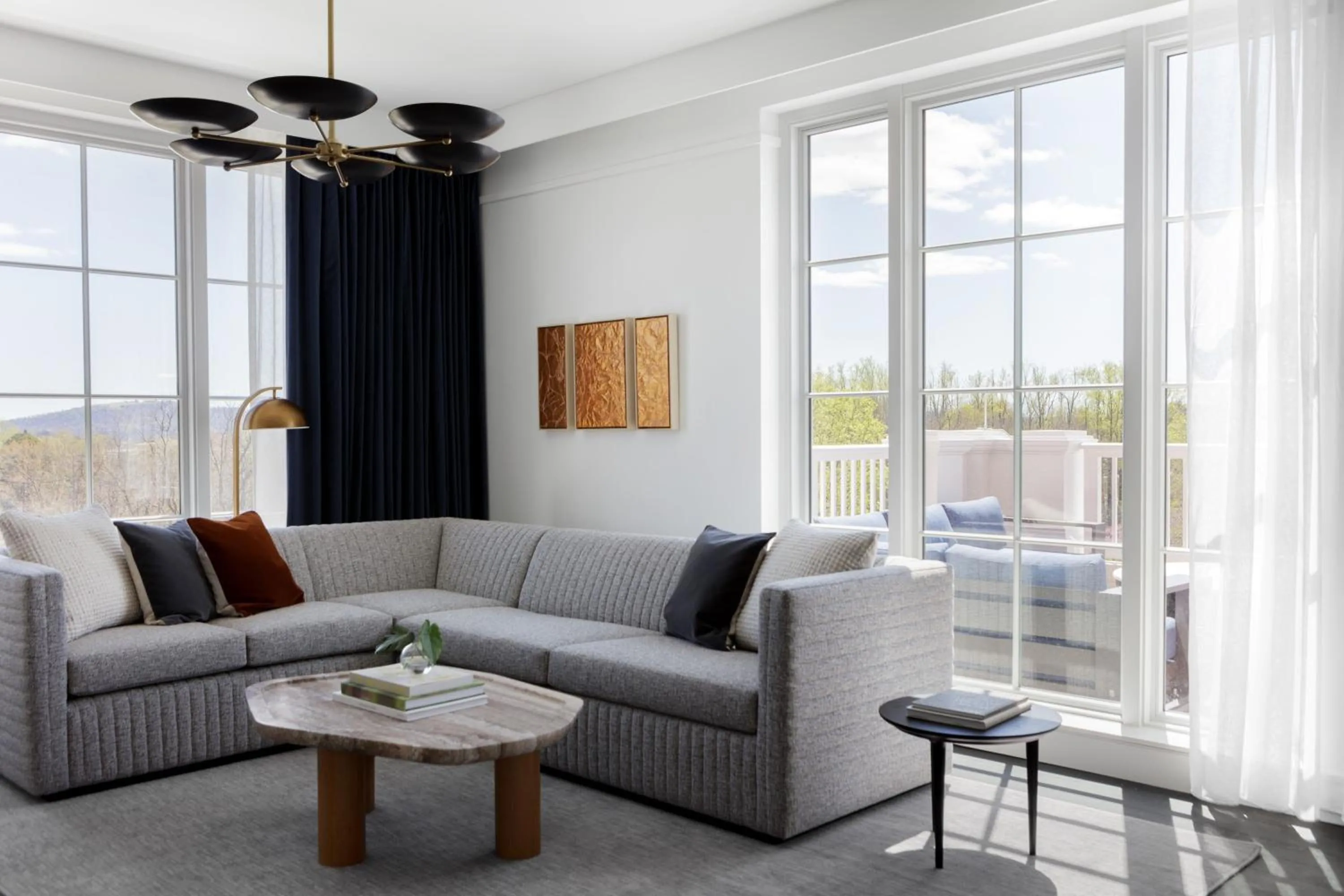 One-Bedroom Suite with Dining Area and Terrace in Kimpton - The Forum Hotel by IHG