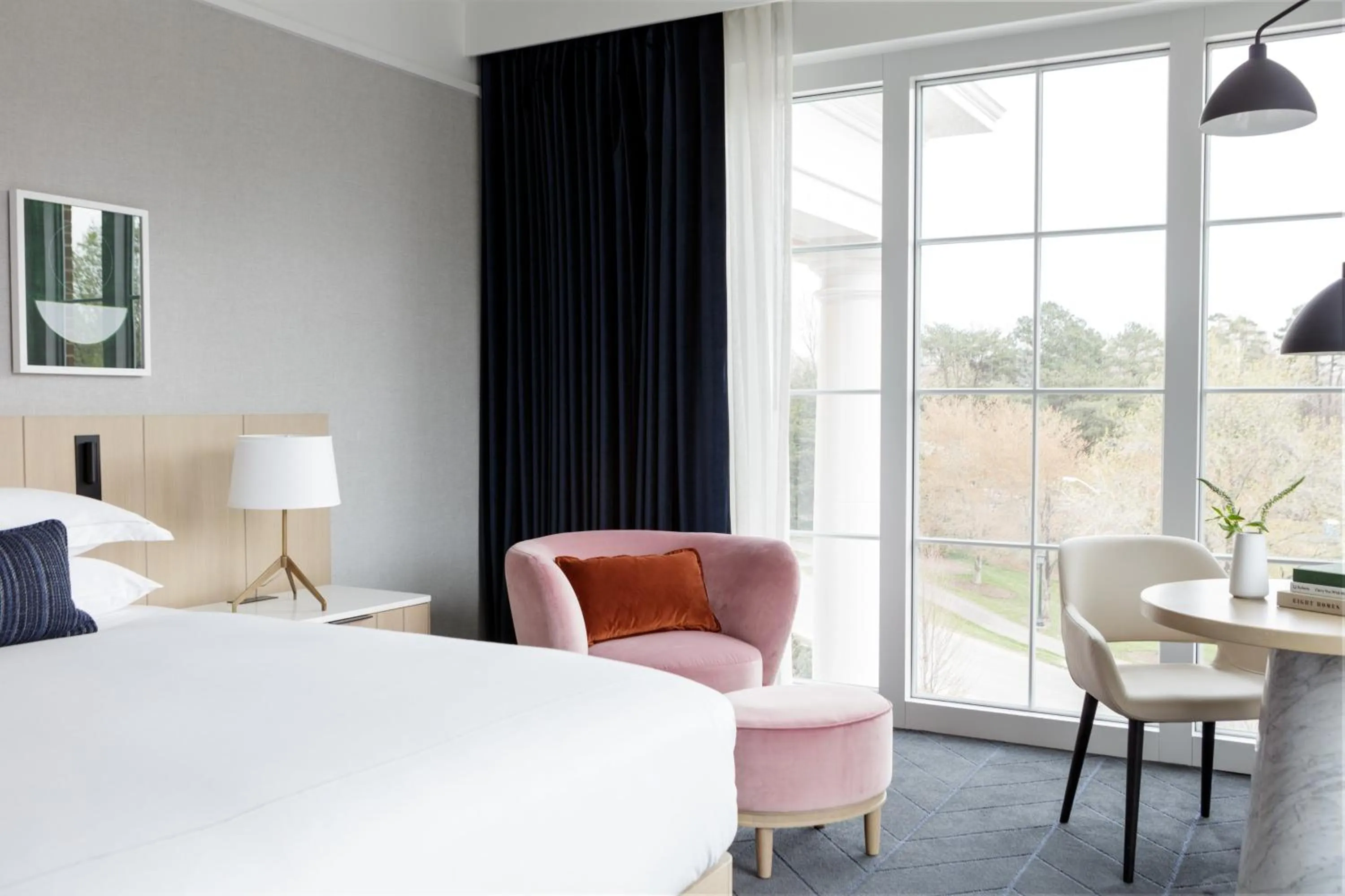 Premium Corner King Room in Kimpton - The Forum Hotel by IHG