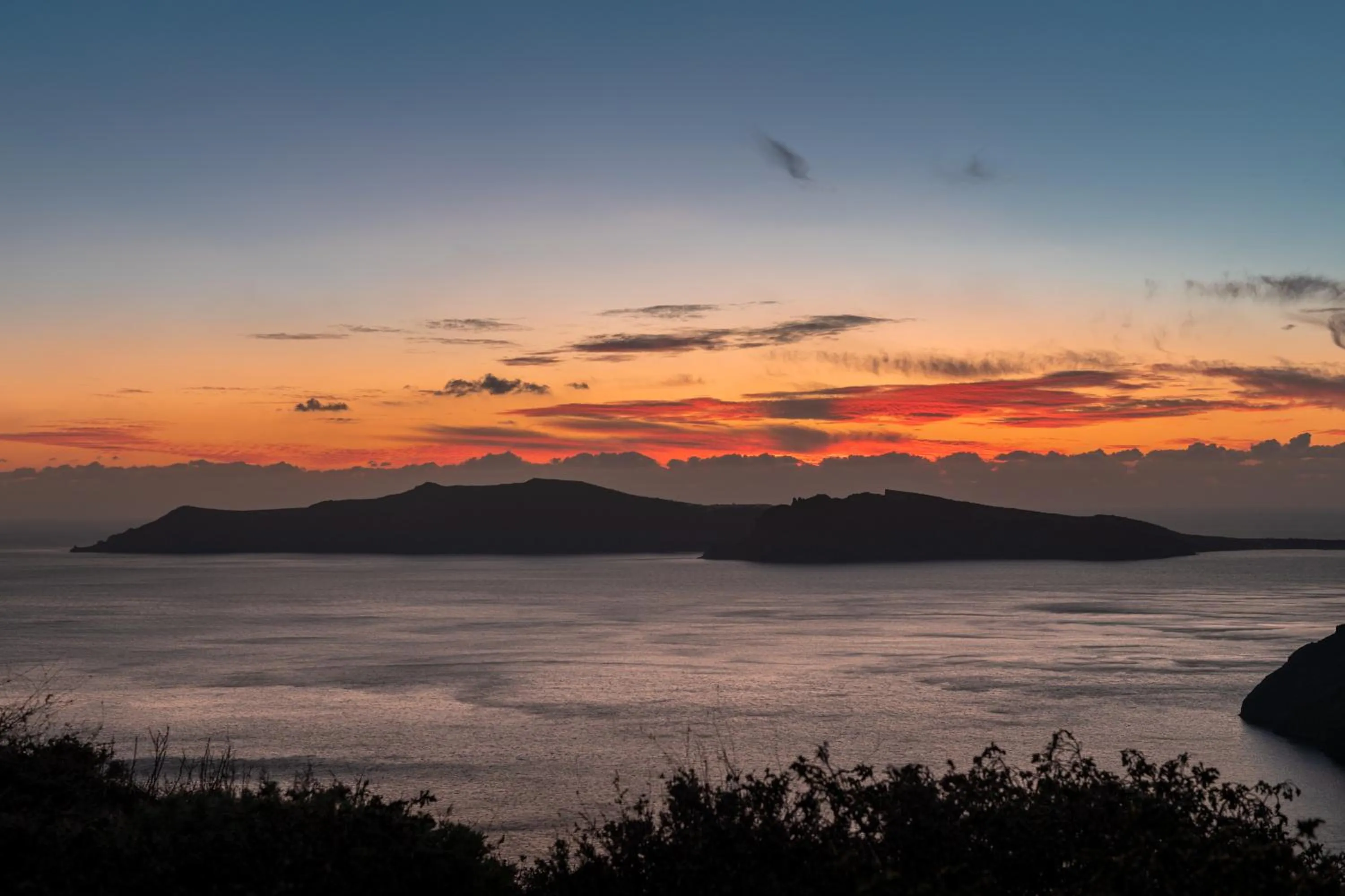 Family Cave Suite with Caldera and Sea View in Vogue Suites
