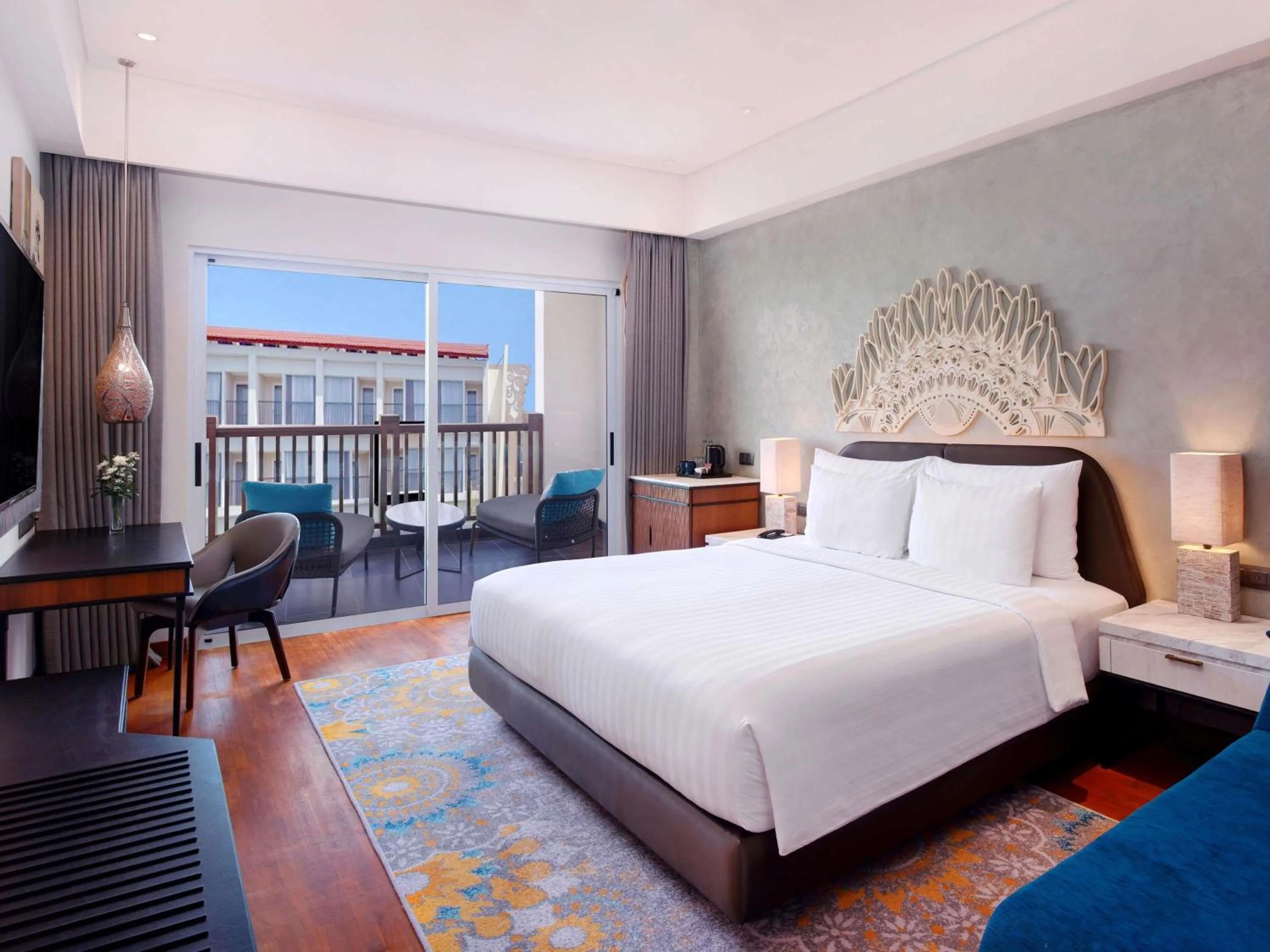 Deluxe King Room with Pool View in Grand Mercure Bali Seminyak