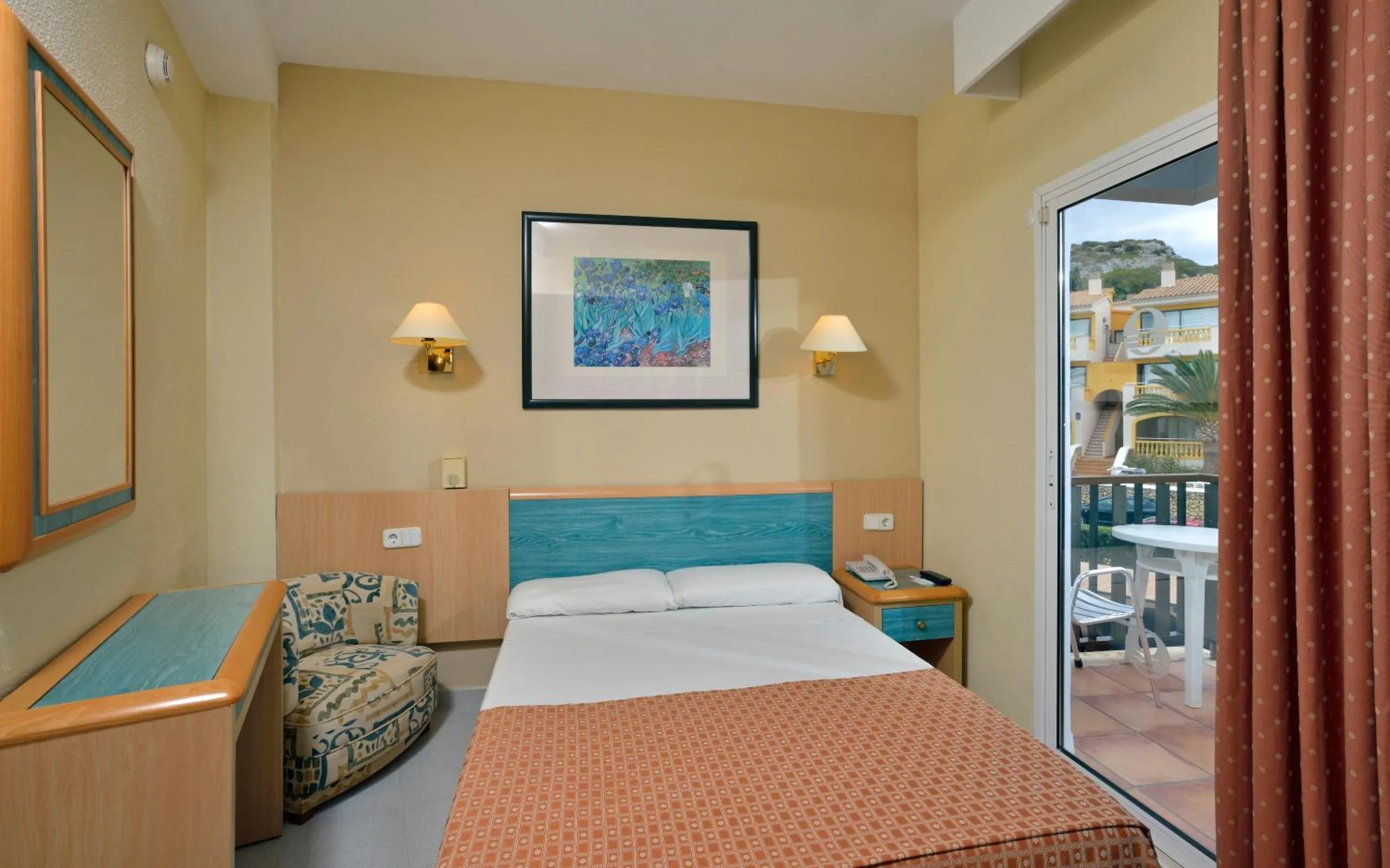 Single Room in Sol Milanos Pingüinos