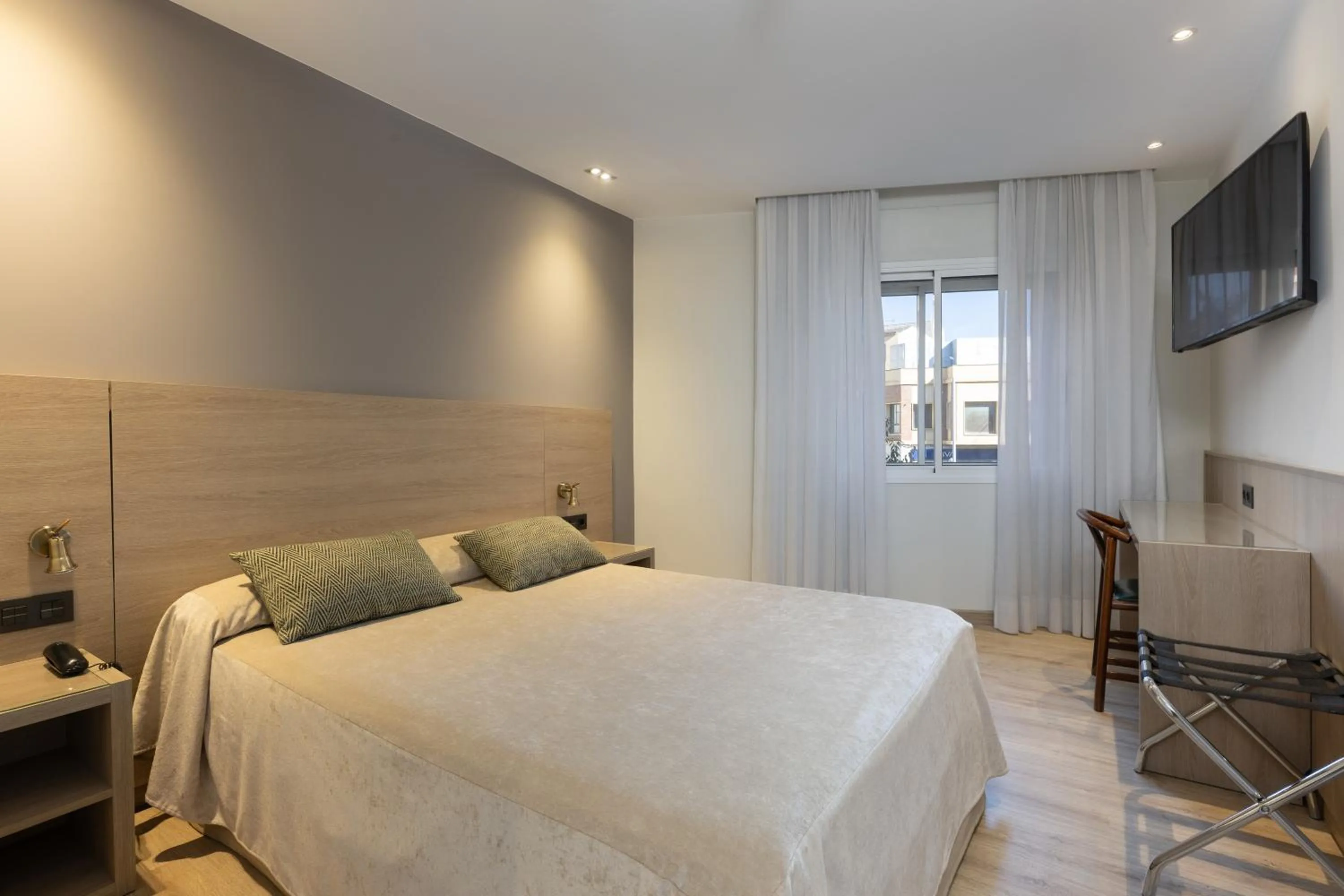 Standard Queen Room in Hotel Casanova