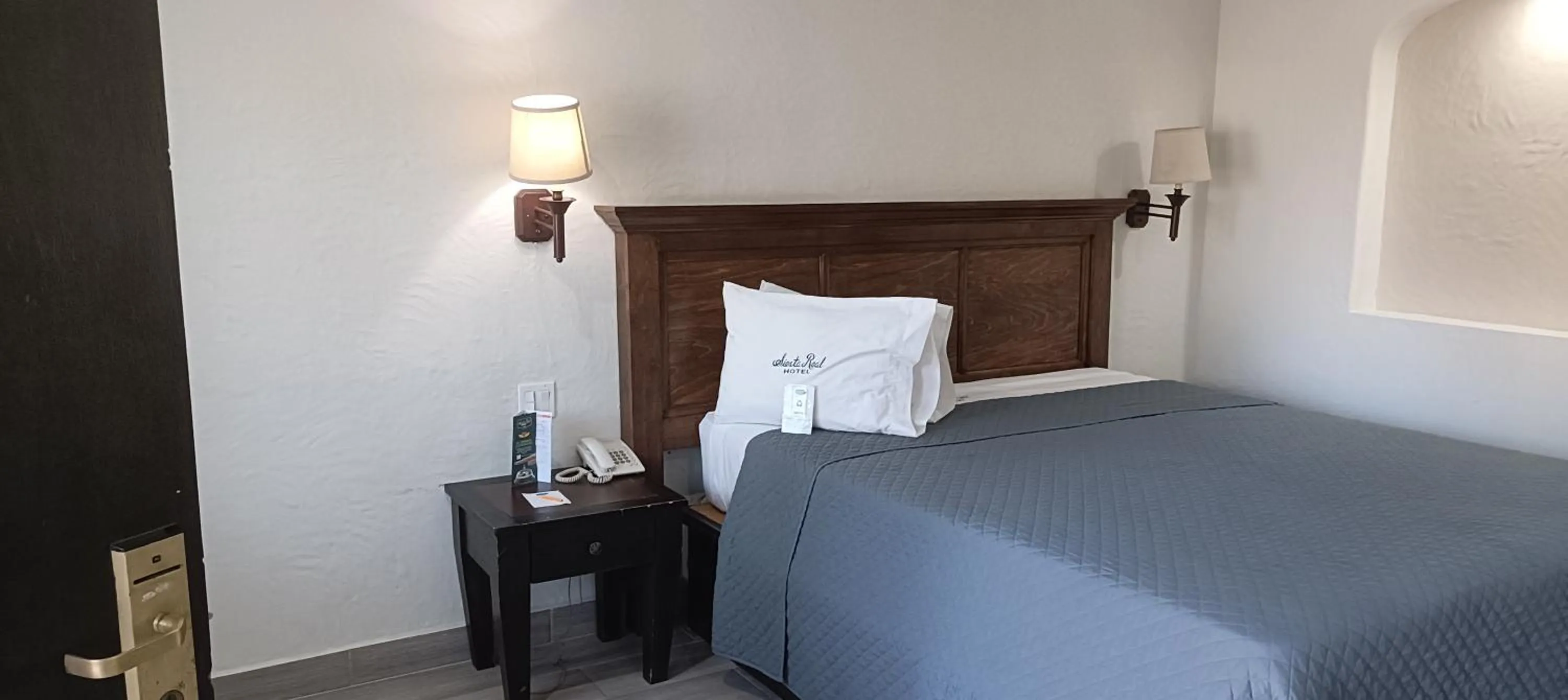 Deluxe Room (2 Adults + 1 Child) in Hotel Siesta Real