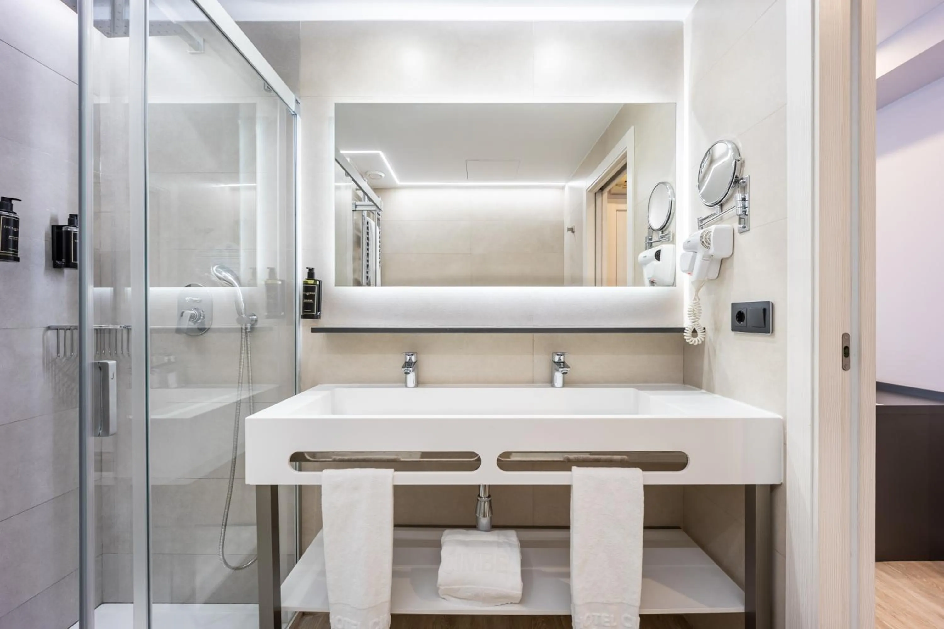 Premium Double or Twin Room with Front Sea View (1 Adult + 1 Child) - single occupancy in Hotel Cimbel