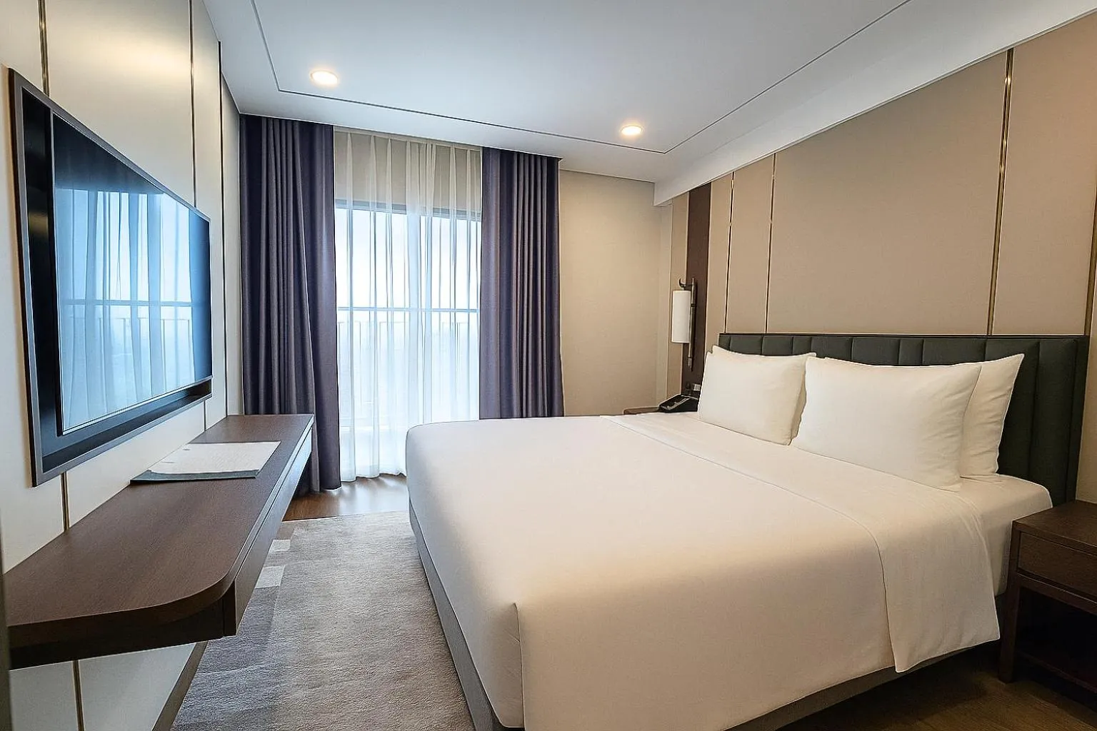 Deluxe Room in Grand K Hotel Suites Hanoi