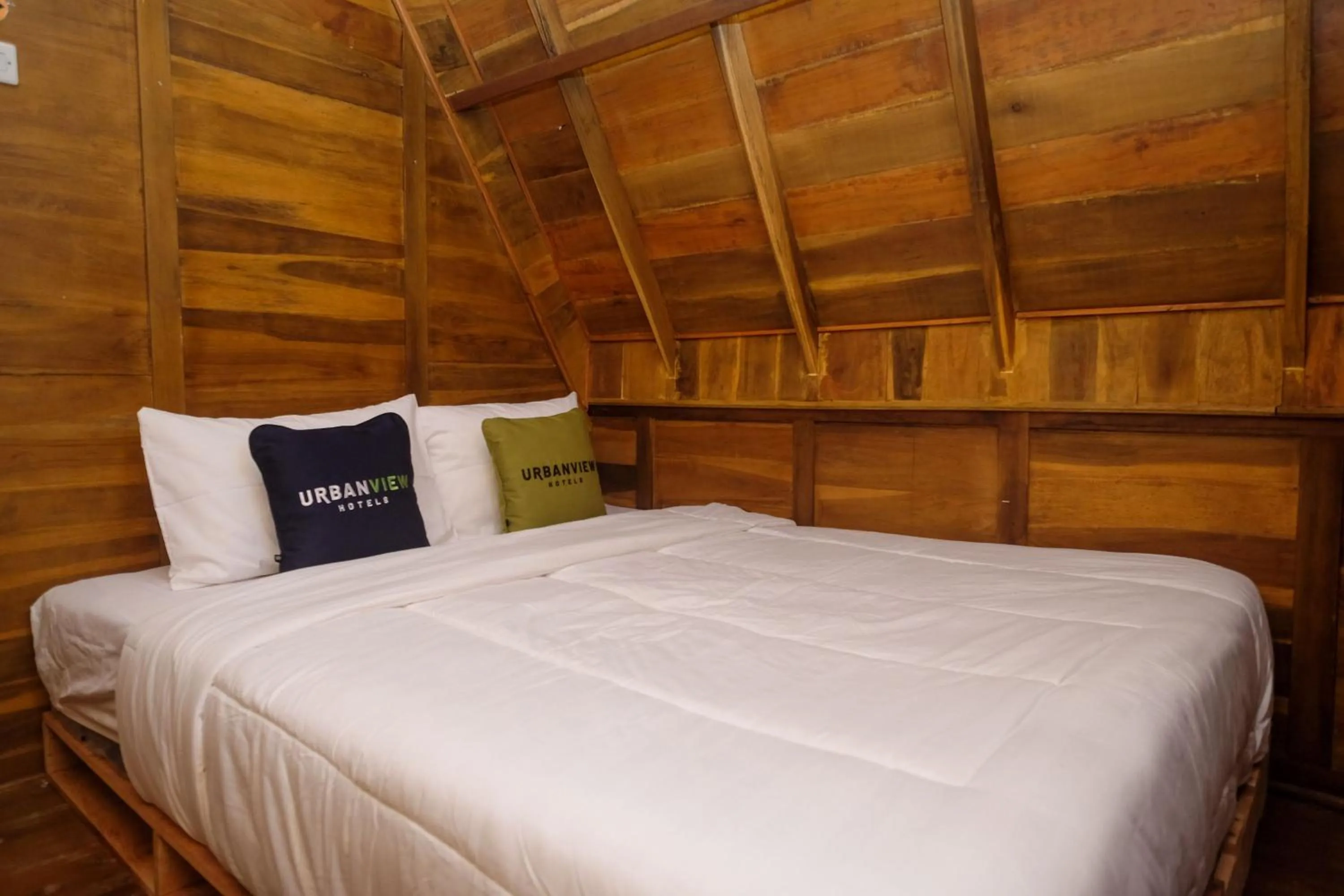 Deluxe Room in Urbanview Villa Lukulo Kebumen by RedDoorz