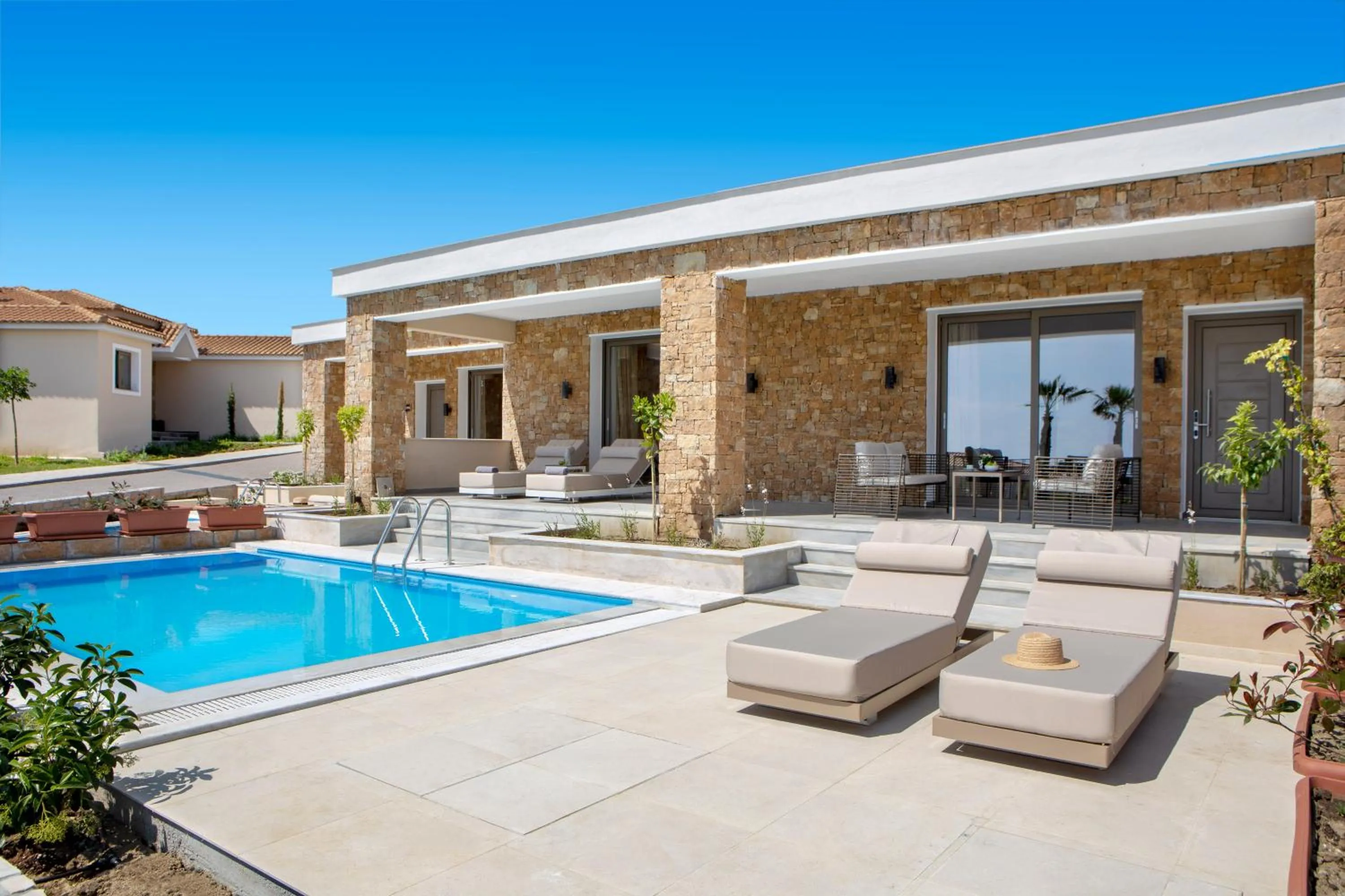 EXECUTIVE VILLA 2-BEDROOM PRIVATE POOL in Ajul Luxury Hotel & Spa Resort, a Registry Collection Hotel