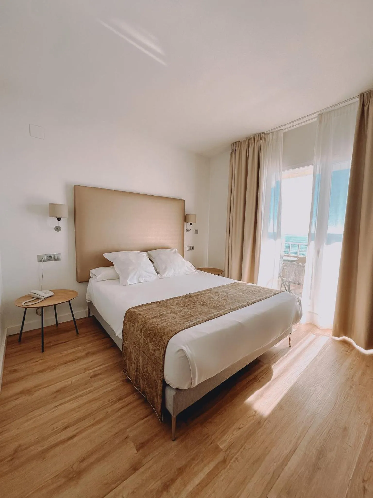 Double or Twin Room with Sea View in FAY Victoria Beach