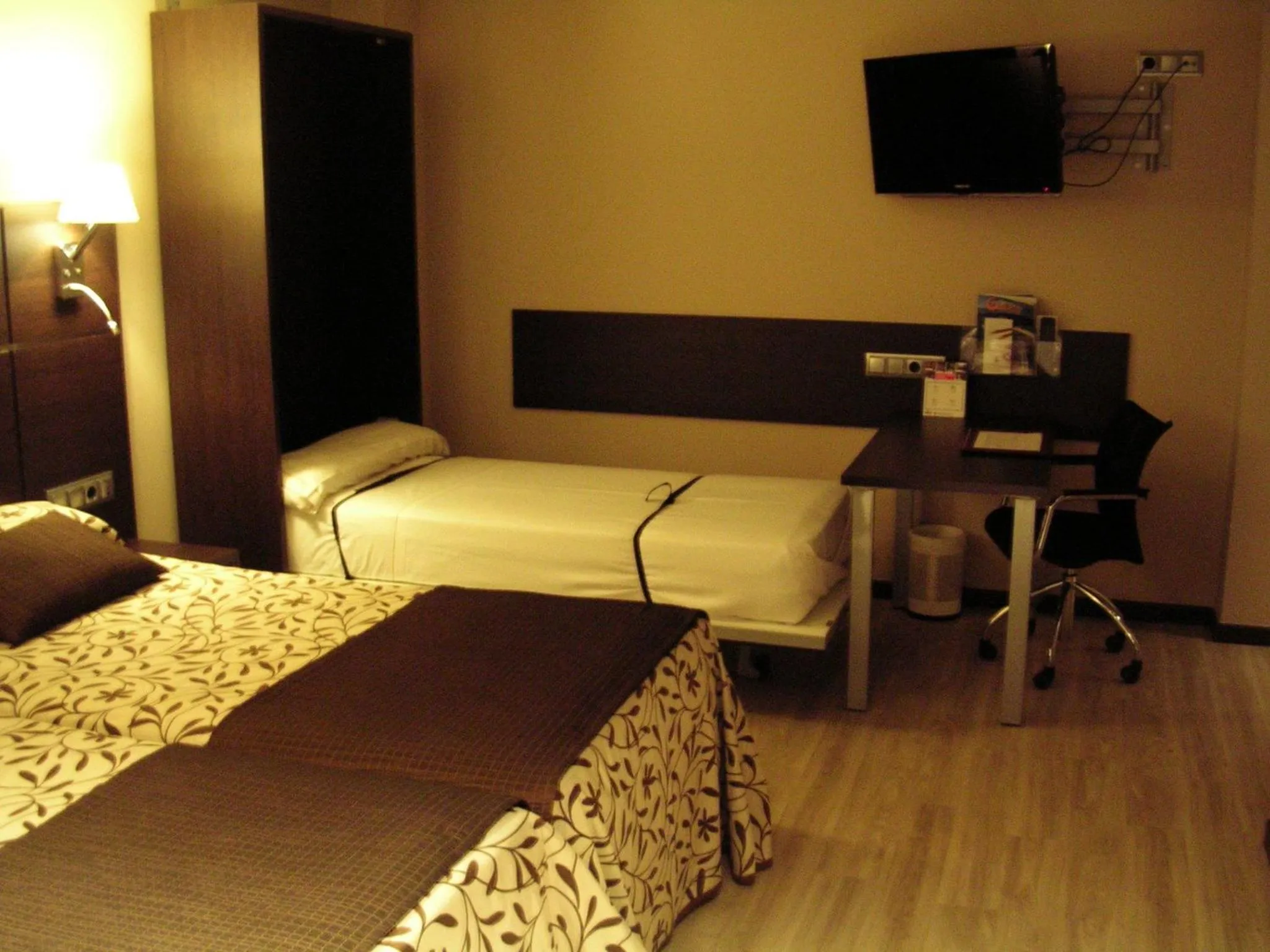 Special Offer - Triple Room in Hotel Francisco II