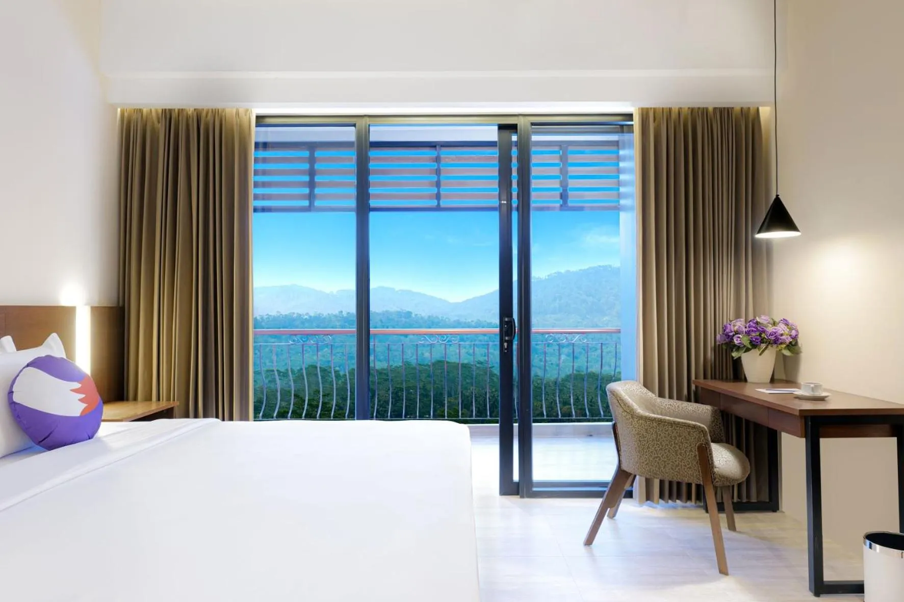 Deluxe Double or Twin Room with Mountain View in FOX HARRIS Hotel & Convention Banjarnegara