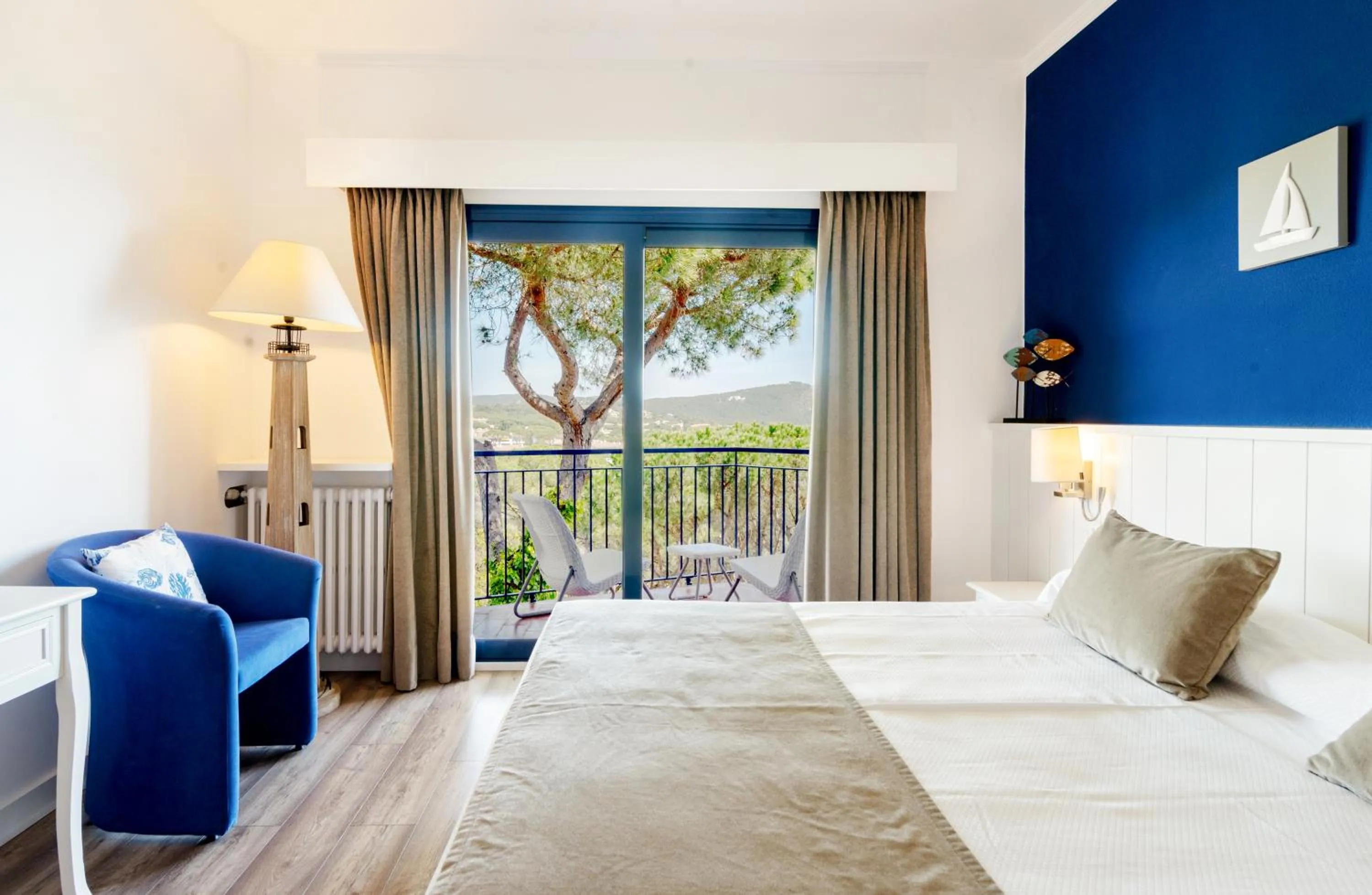 Deluxe Double Room with Balcony and Sea View - single occupancy in Hotel Garbi