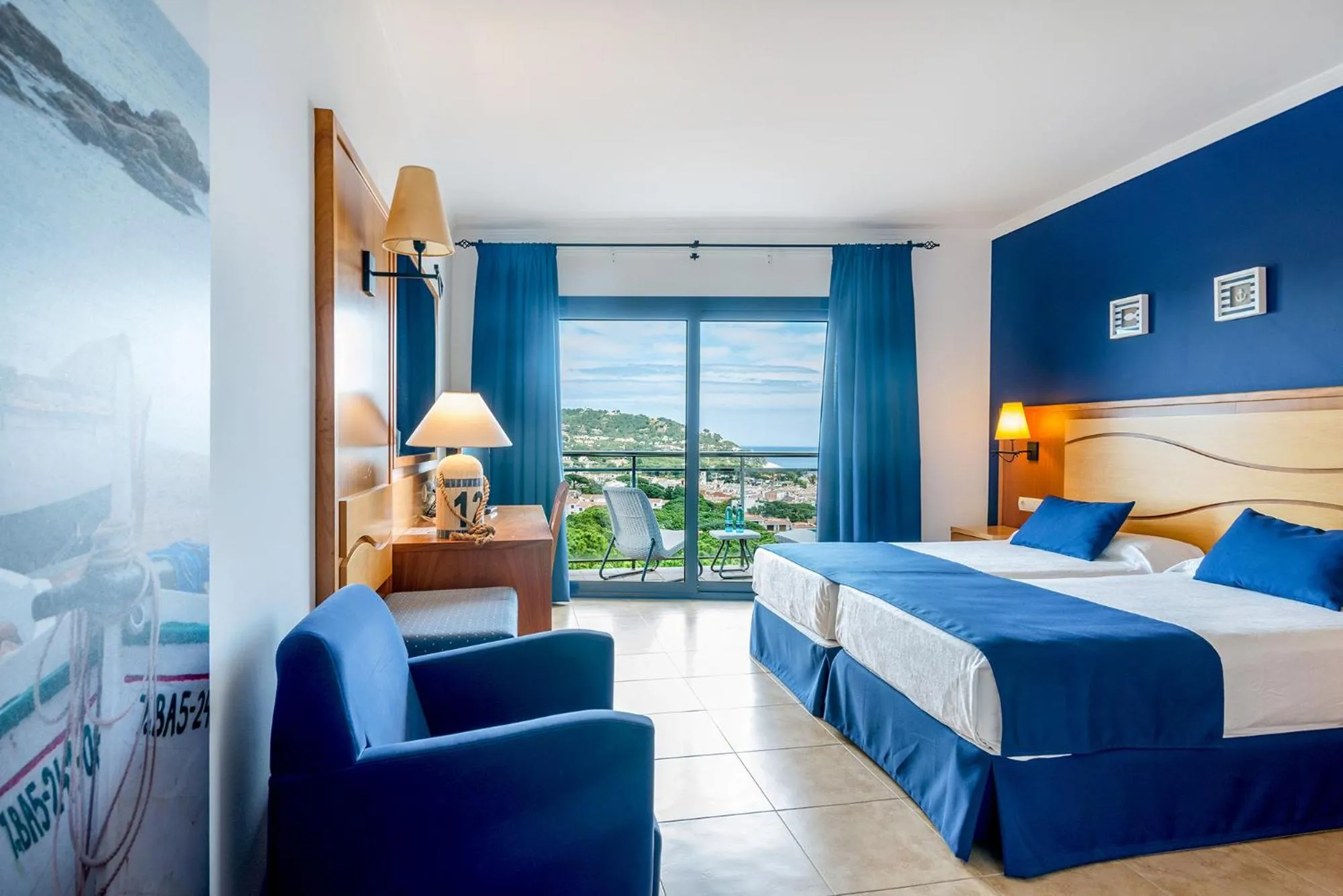 Superior Twin Room with Sea View - single occupancy in Hotel Garbi