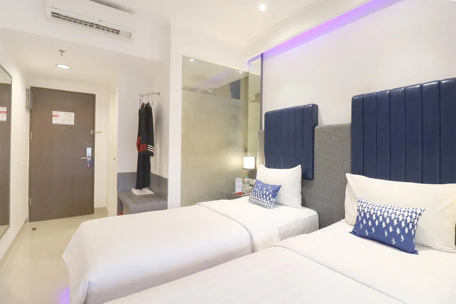 Superior Twin Room in Moritz Biz Gandaria
