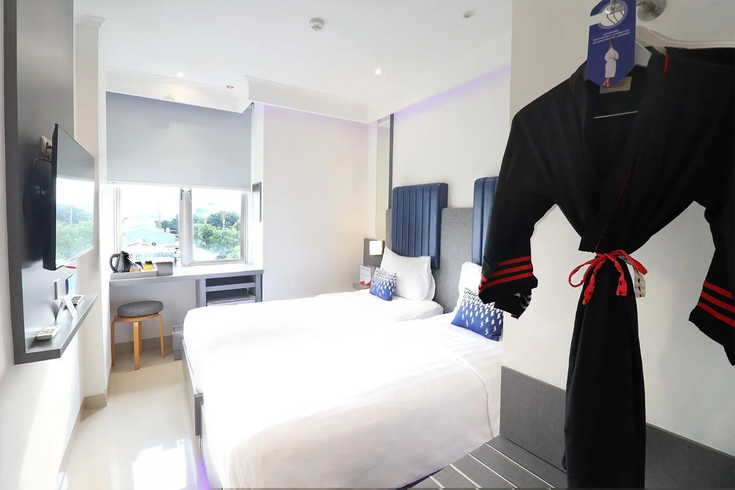 Deluxe Twin Room in Moritz Biz Gandaria