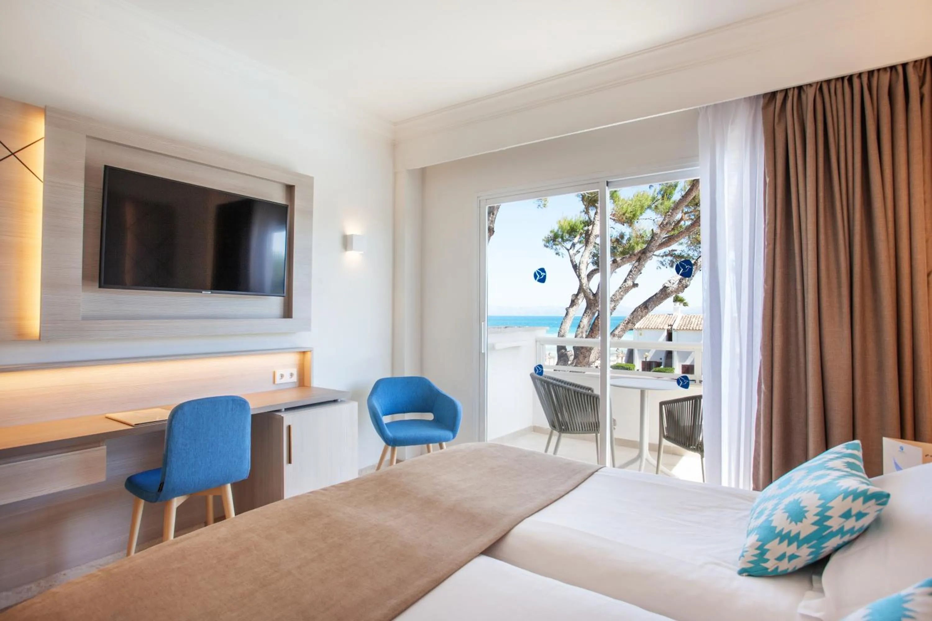 Double or Twin Room with Side Sea View in Grupotel Los Príncipes & Spa