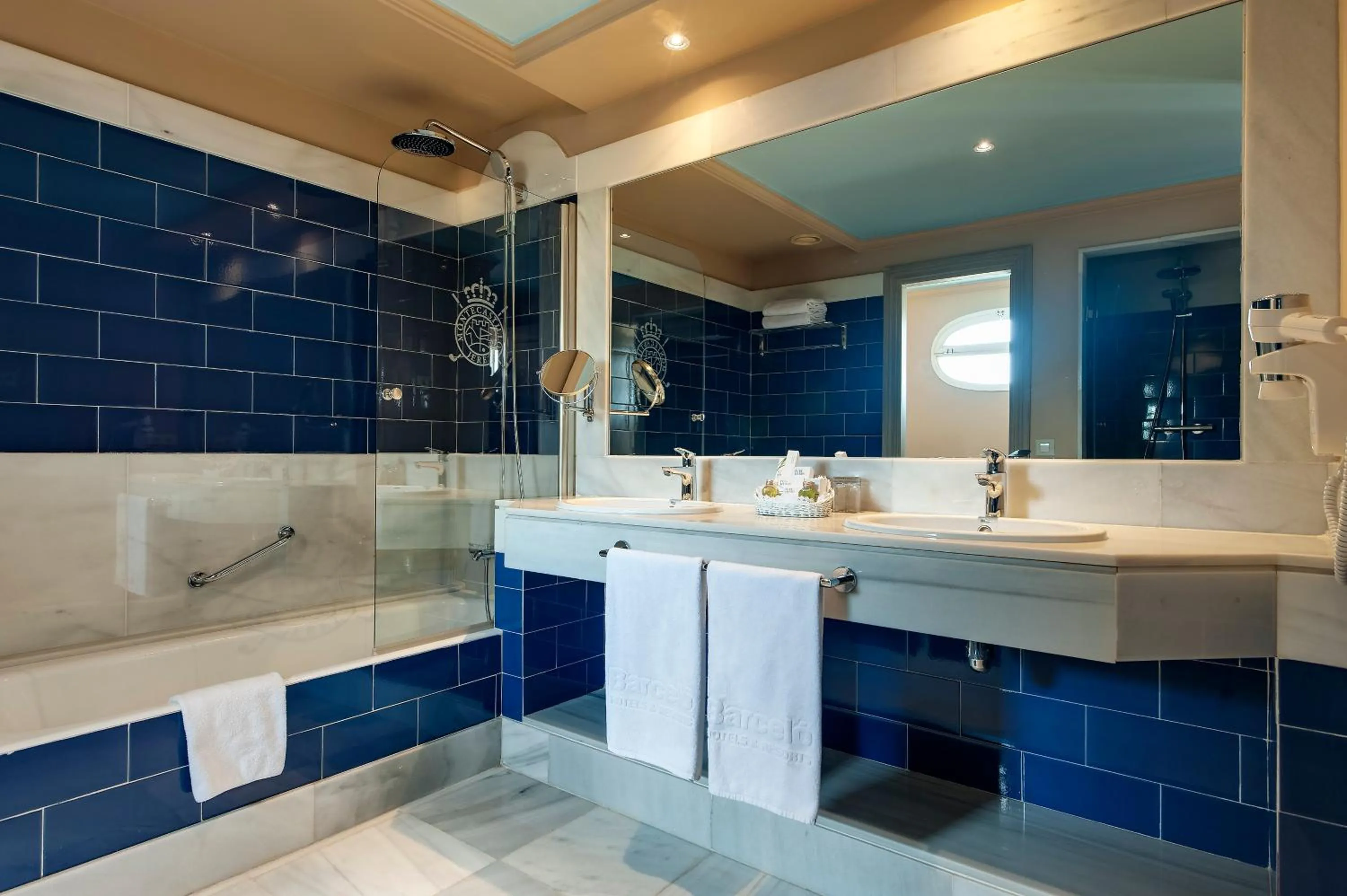 Superior Double Room with Extra Bed (2 Adults + 1 Child) in Barceló Montecastillo Golf