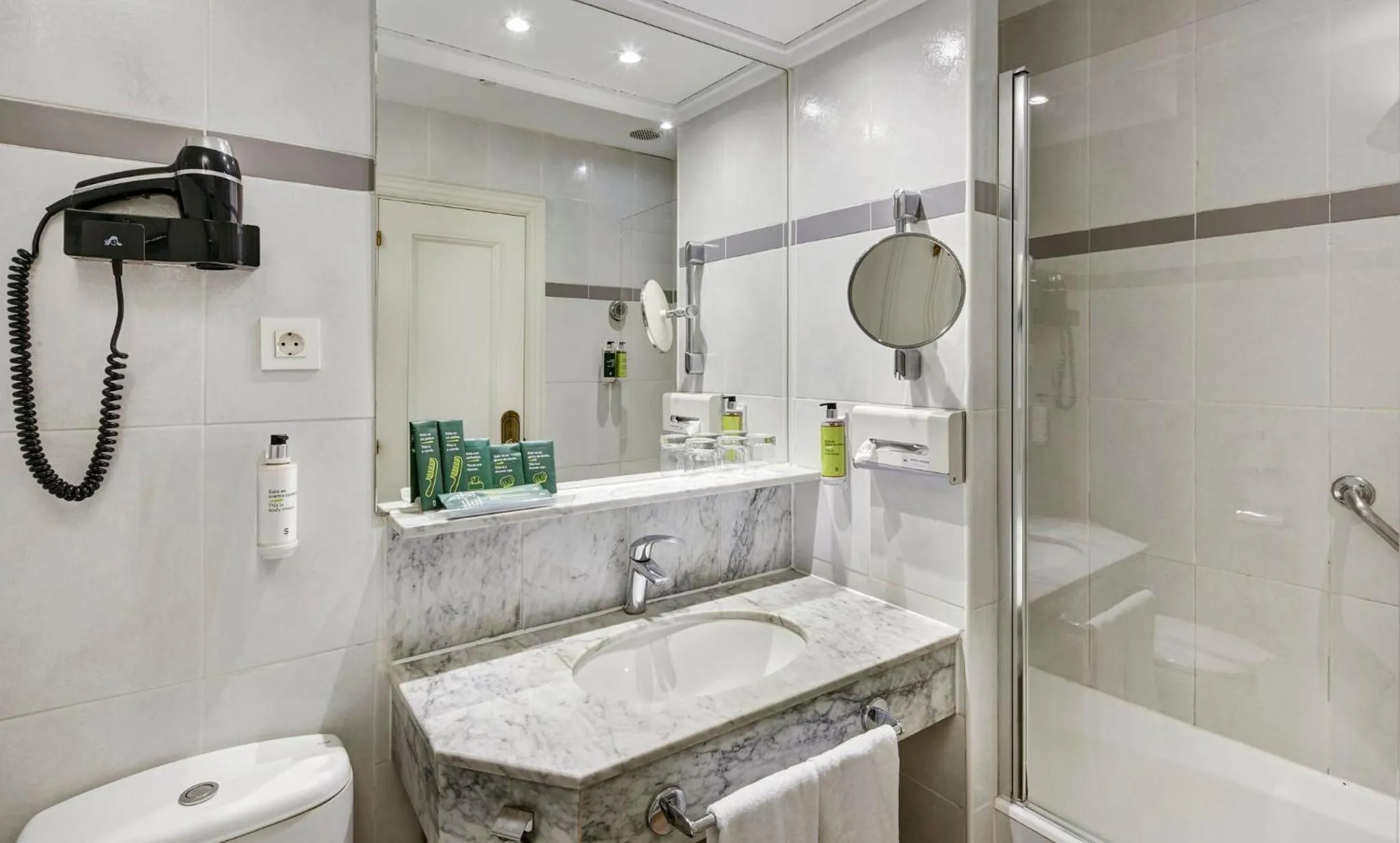 Twin Room in Sercotel Hotel Europa