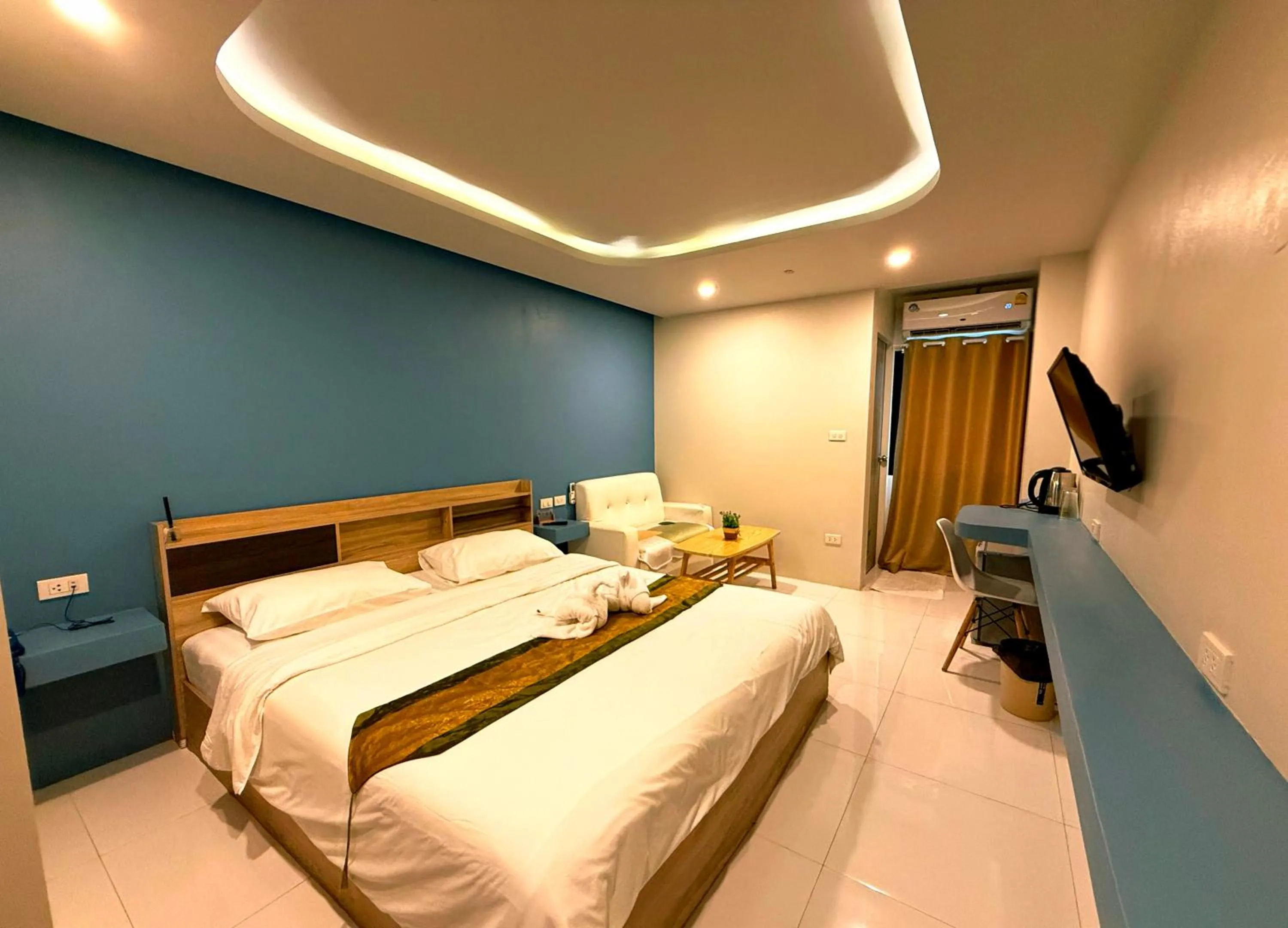 Queen Room in THE NICE