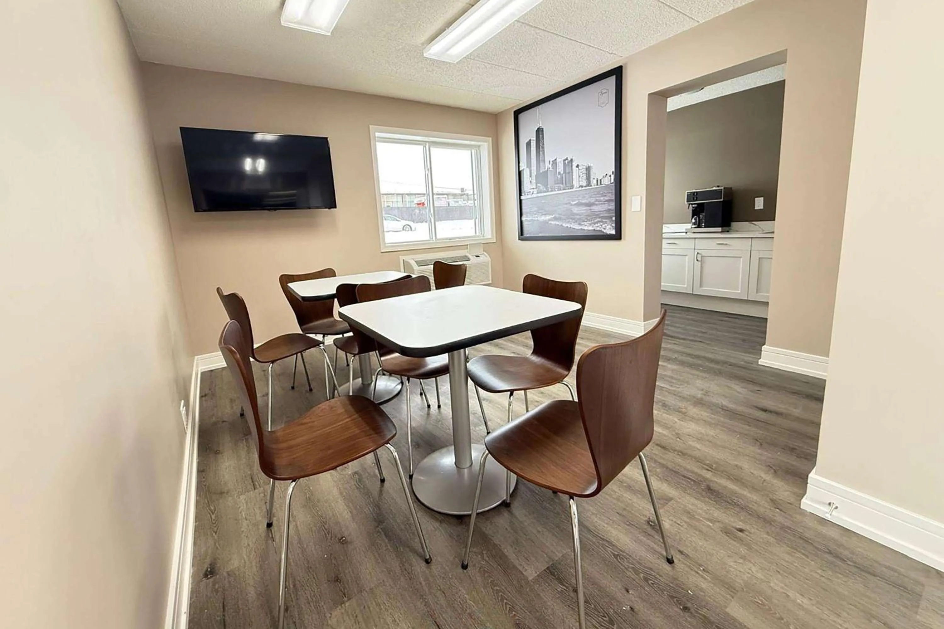 Super 8 by Wyndham Rockford South