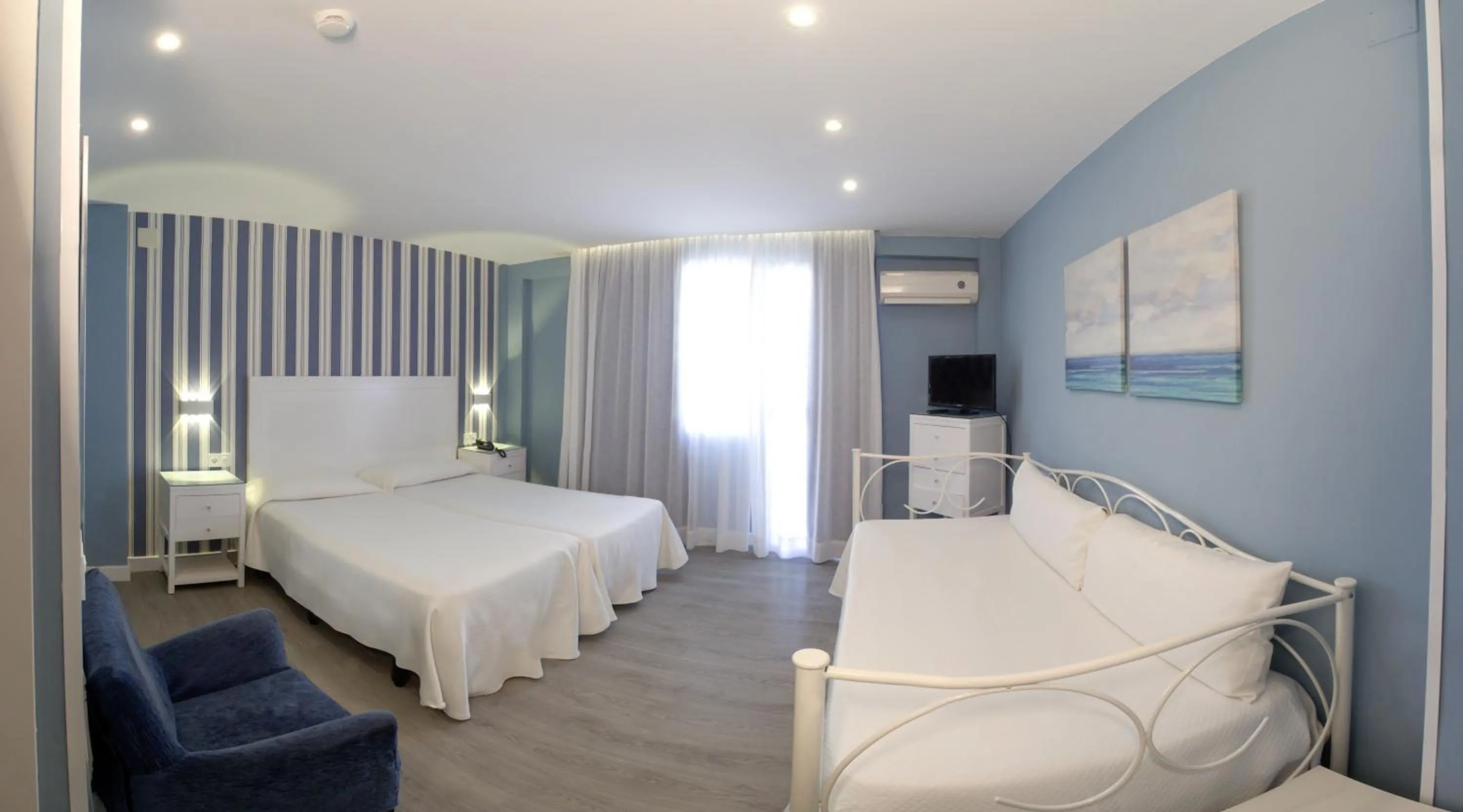 Double or Twin Room with Pool View in La Barracuda