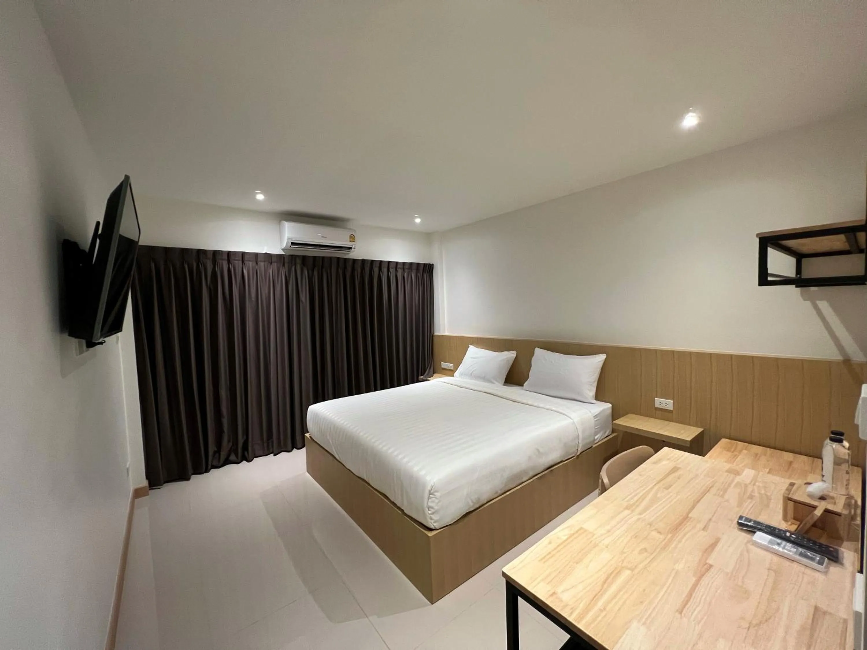 Standard Double Room in Super Highway Hotel