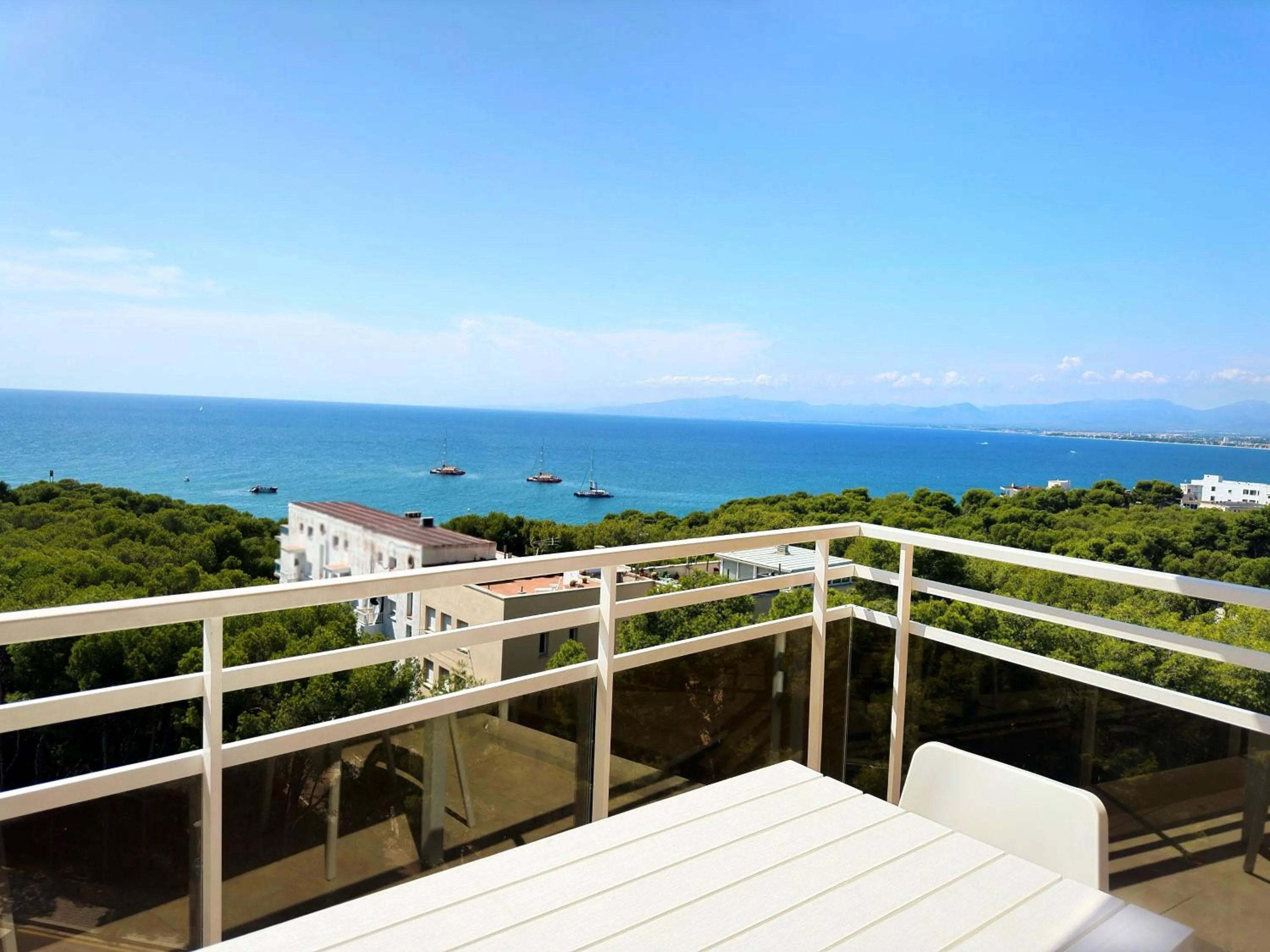 Two-Bedroom Apartment with Sea View in Aparthotel SunClub Salou