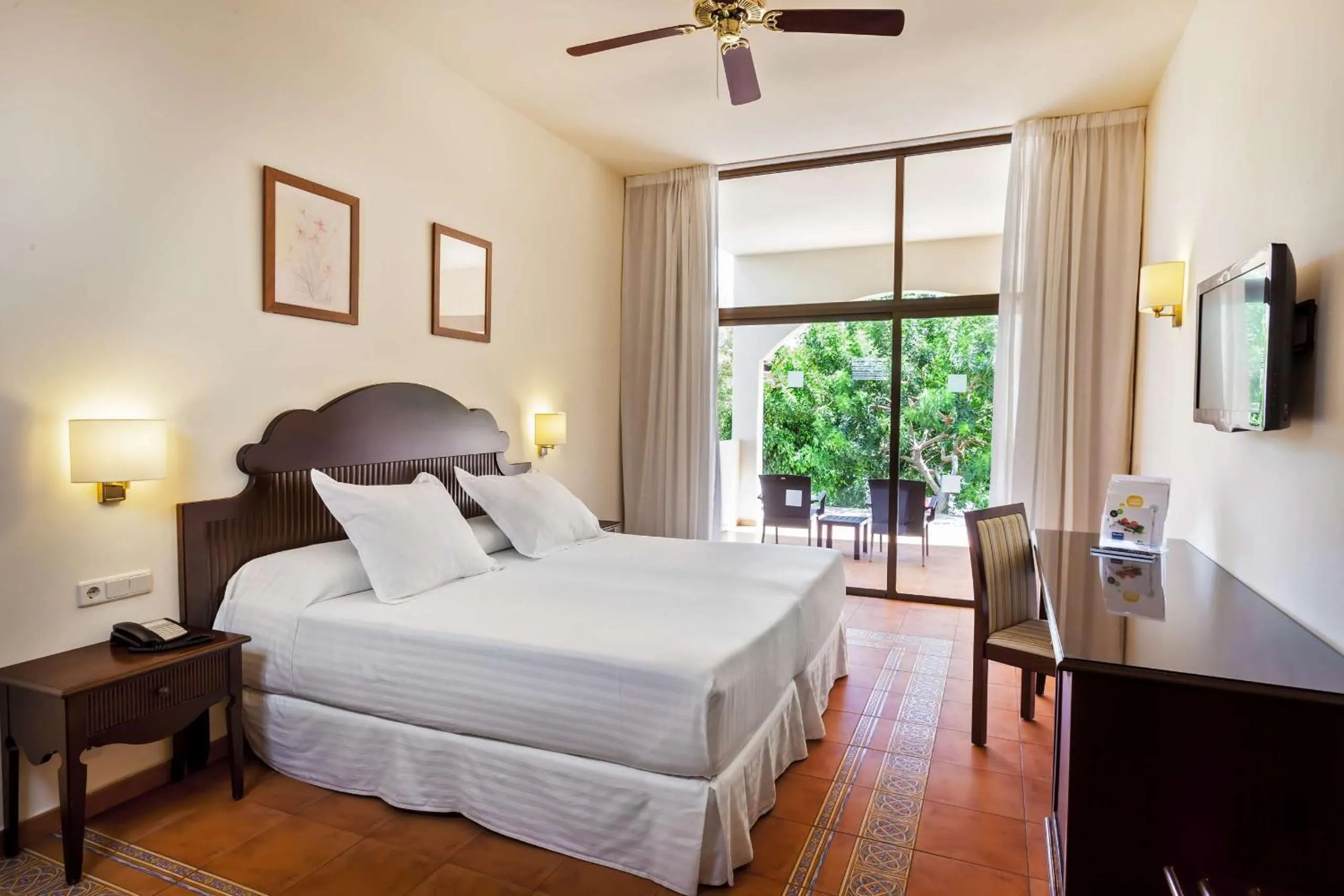 Double Room with Balcony (2 Adults + 1 Child) in Occidental Jandía Mar