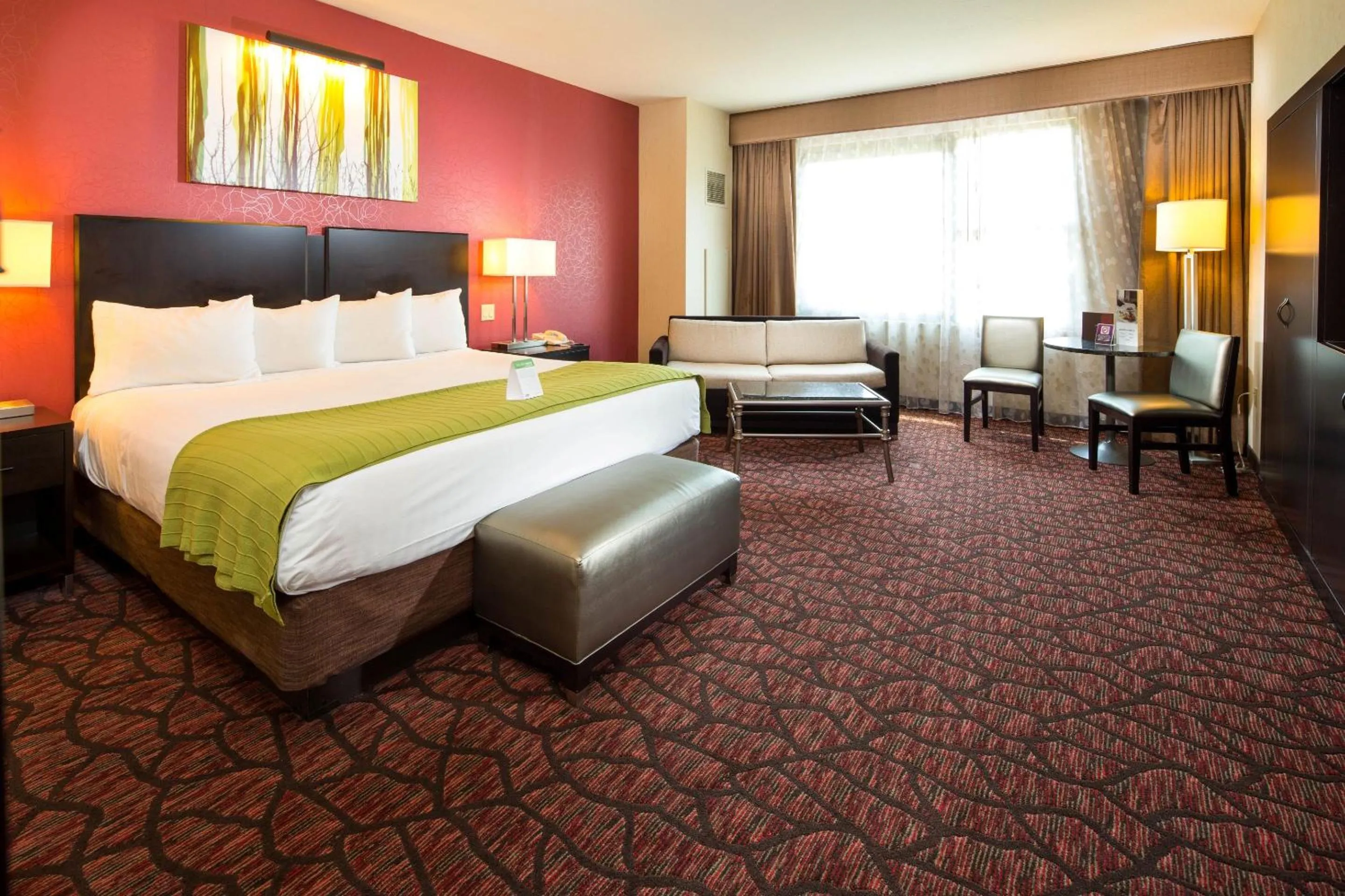 Soco Deluxe Room, 1 King, Smoking in Harrah's Cherokee, A Caesars Destination