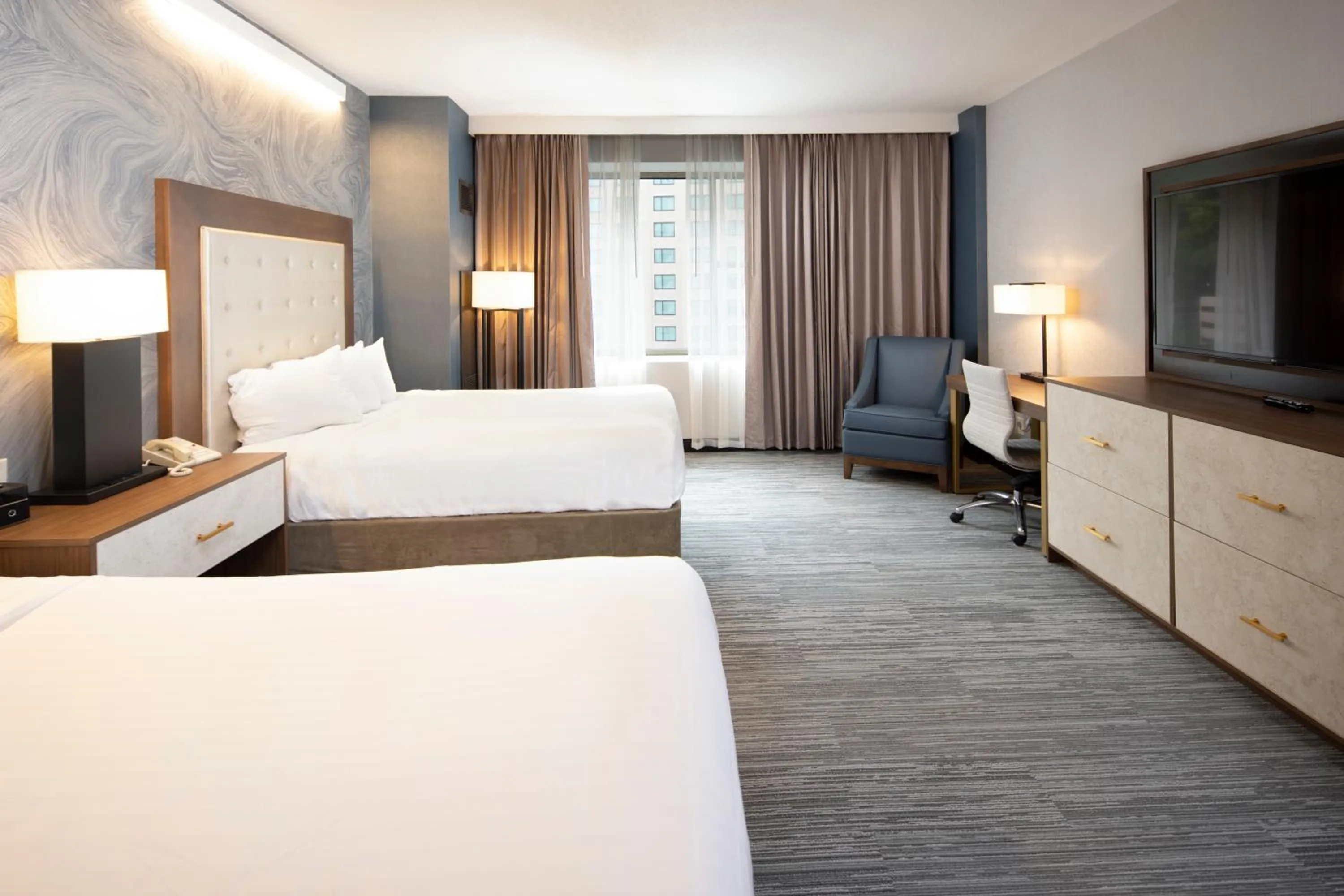 Mountain Deluxe Room, 2 Queens, Non Smoking in Harrah's Cherokee, A Caesars Destination