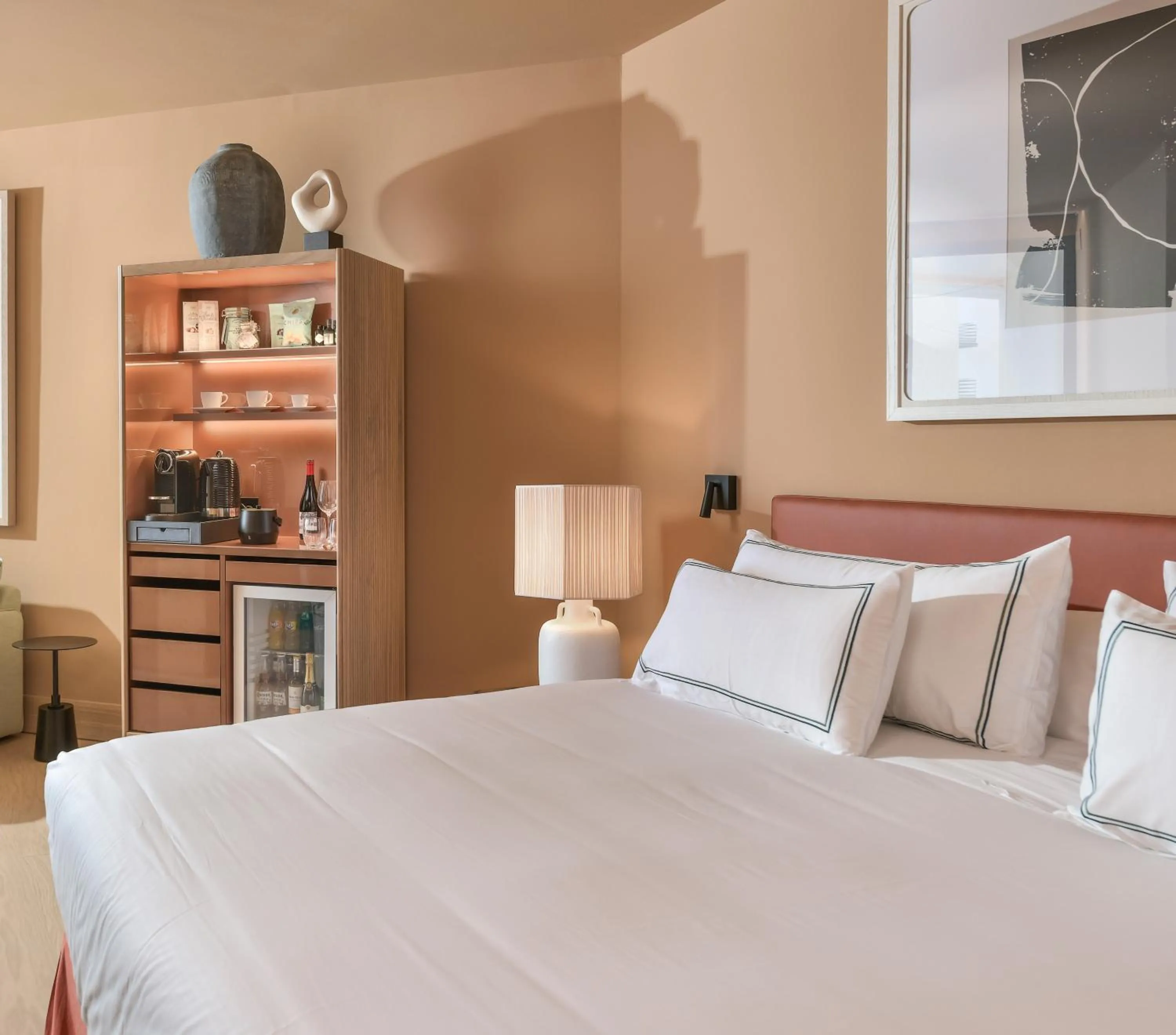 Double Room with Extra Bed and Partial Sea View in El Fuerte Marbella